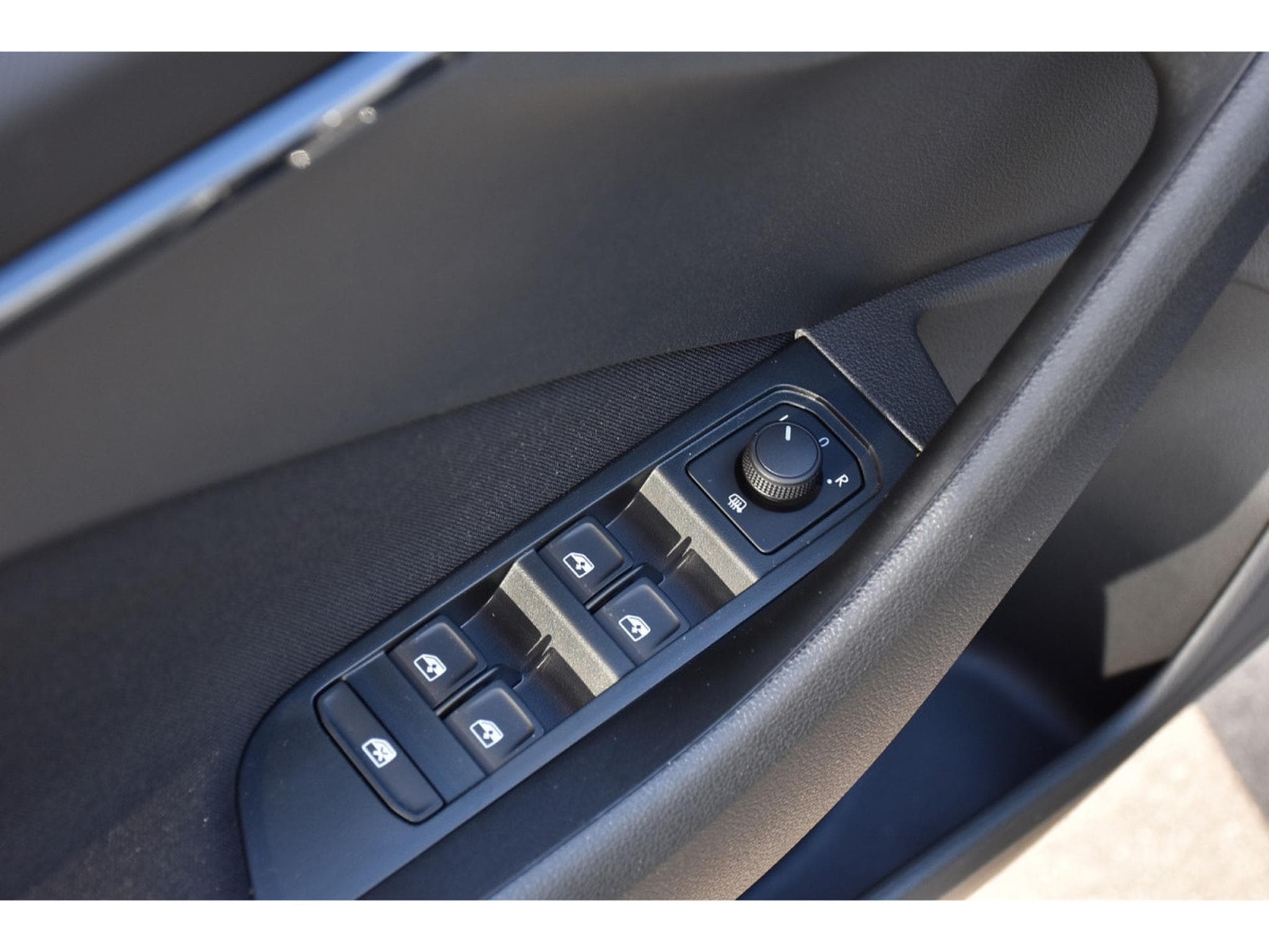Skoda Kamiq 1.0 TSI 116 DSG Selection REGUL SMARTLINK CAM KEYLESS NEUF (2025) - Photo 19