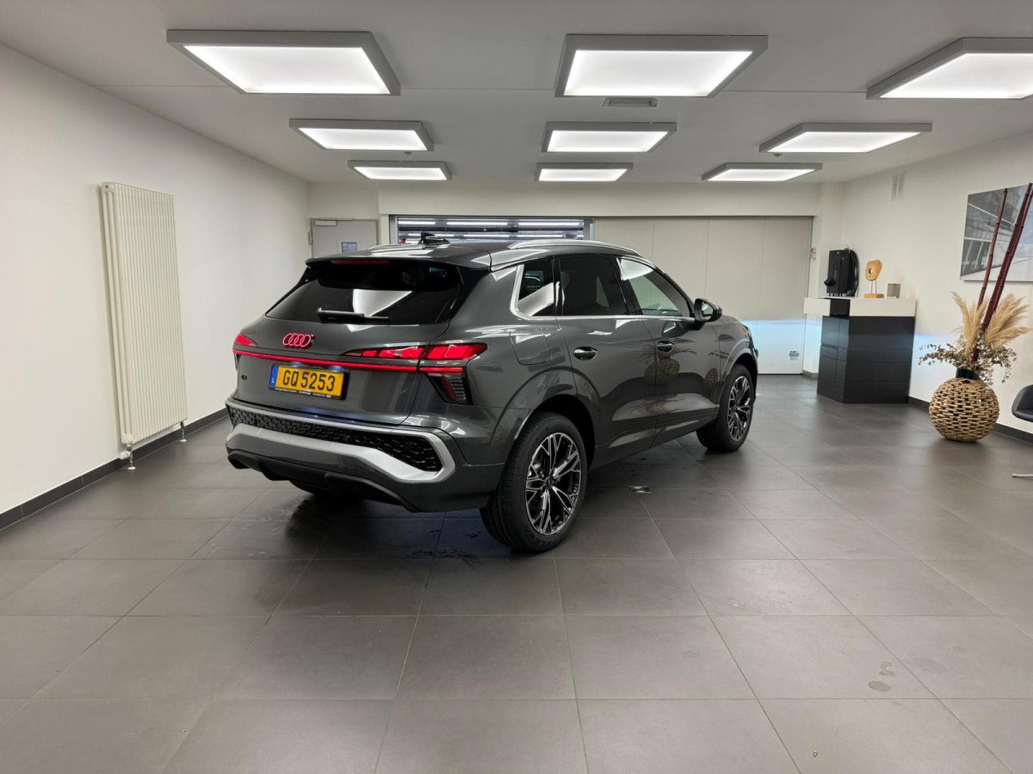 Audi Q3 SUV e-hybrid S Line 272 CV / 200 KW S tronic (2025) - Photo 7