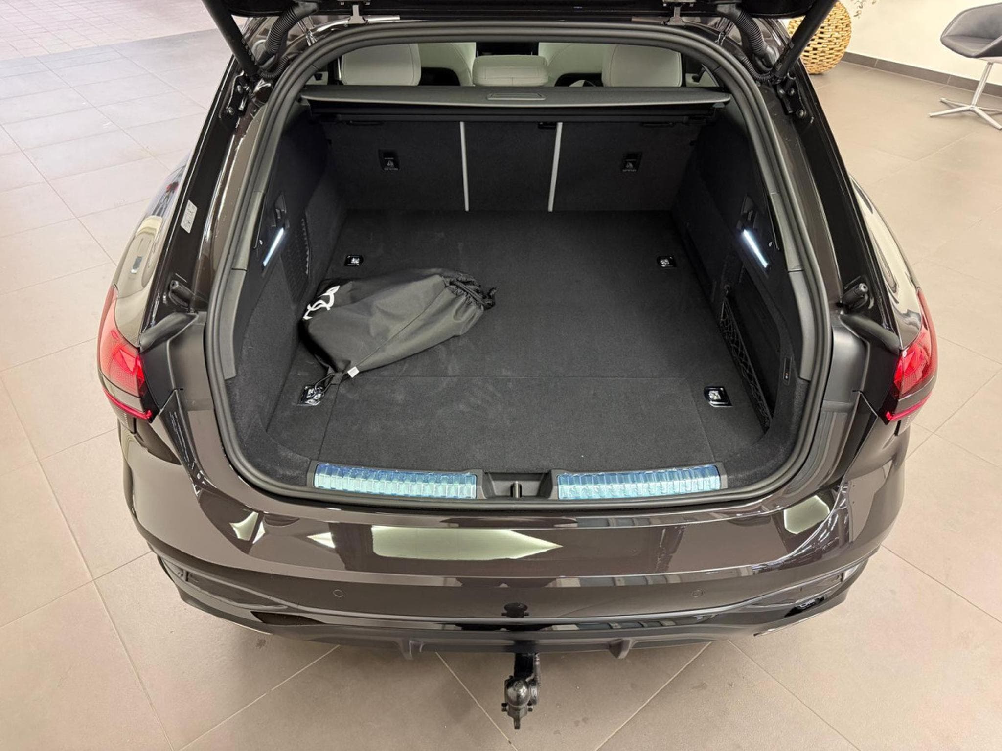 Audi A6 Avant e-hybrid quattro 367 CV / 270 KW S tronic (2025) - Photo 9