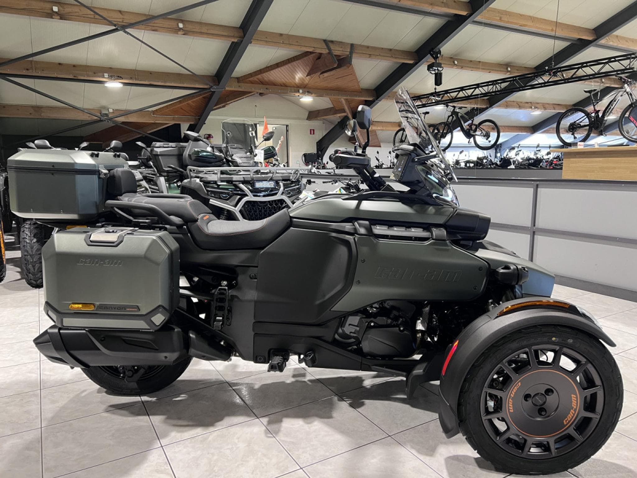 BRP Can-Am Canyon REDROCK MY25 (2026) - Photo 2