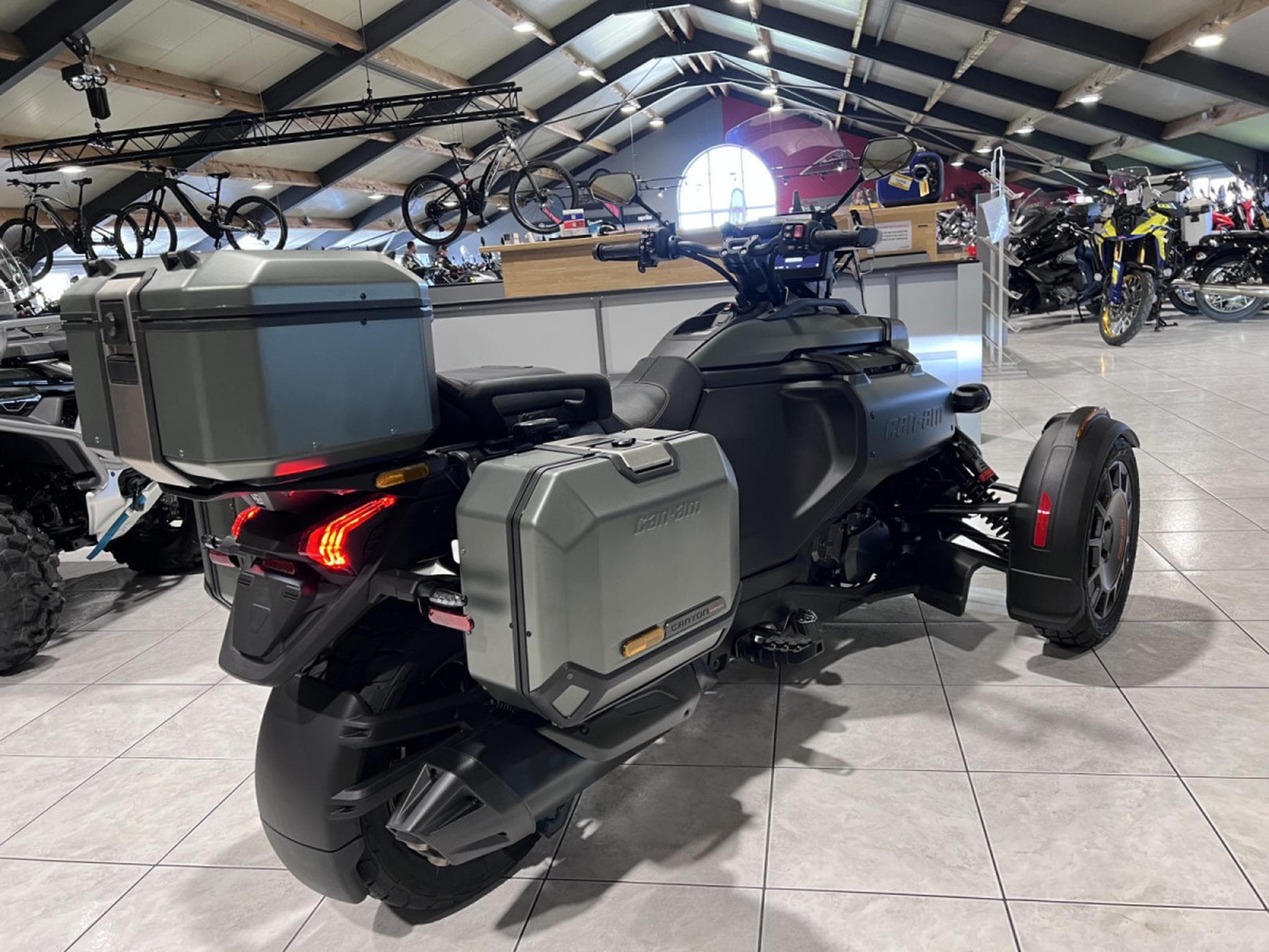 BRP Can-Am Canyon REDROCK MY25 (2026) - Photo 4