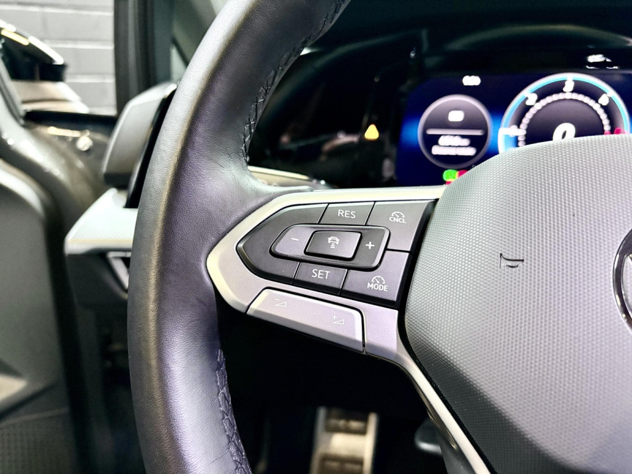 VW Golf Life Energy 1.5 TSI eHybrid 204 CV DSG6 * MATRIX* ATTELAGE * (2025) - Photo 8