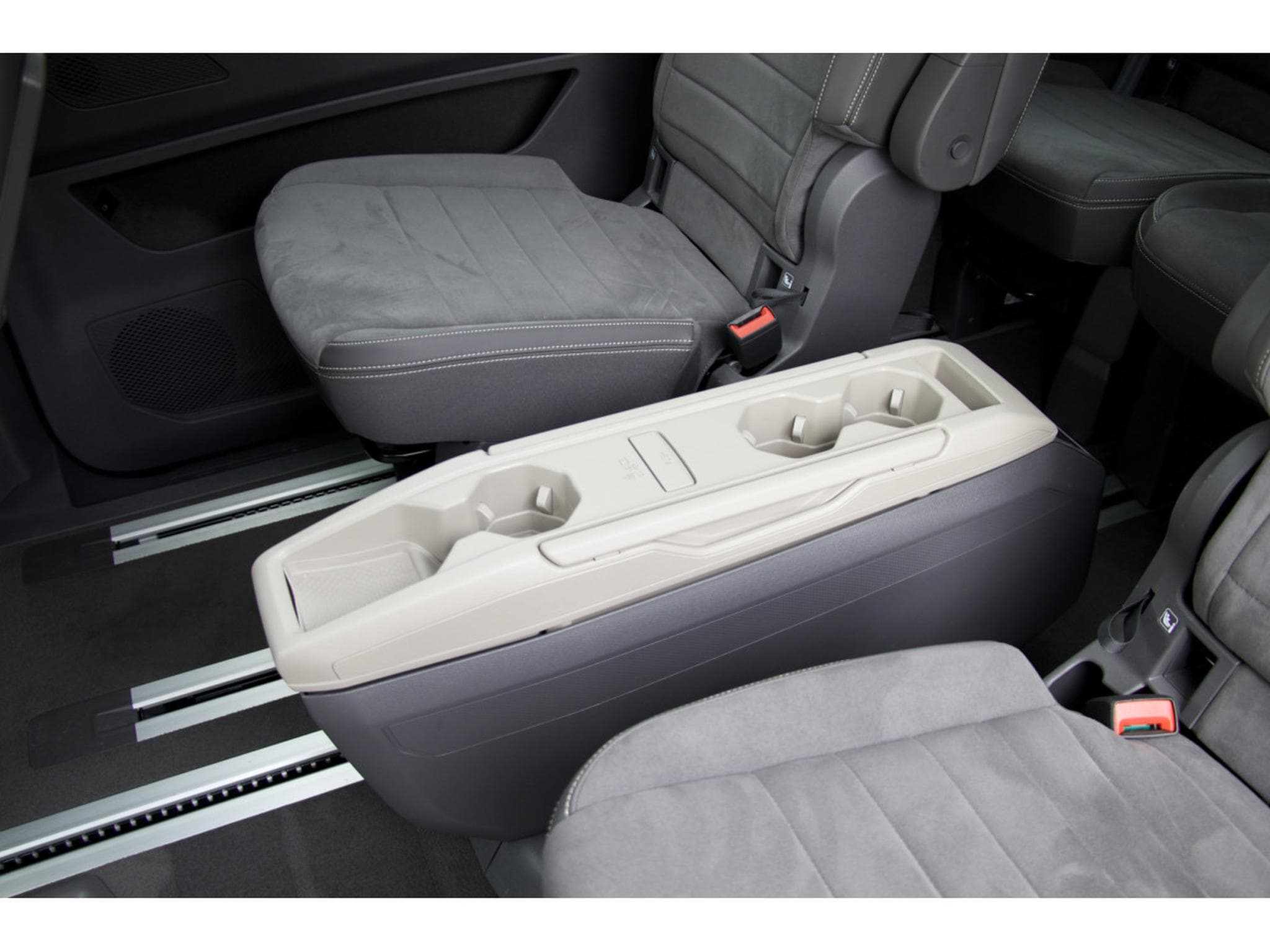 VW T7 Edition LÜ AHK StHZ PANO ACC ArtVelours (2024) - Photo 15