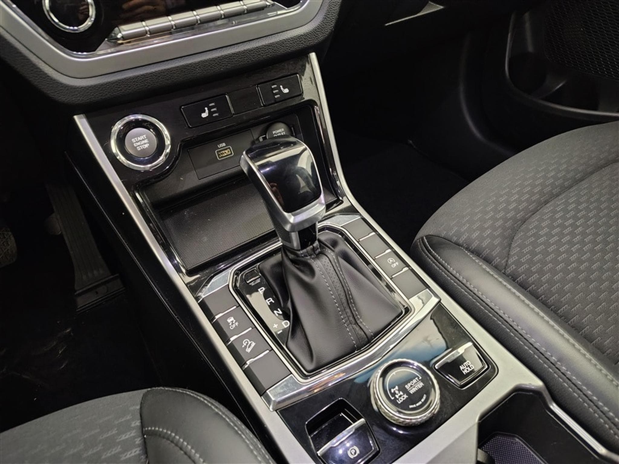 SsangYong Korando 1.5 T-GDI 4WD Onyx (EU6d) (2022) - Photo 12