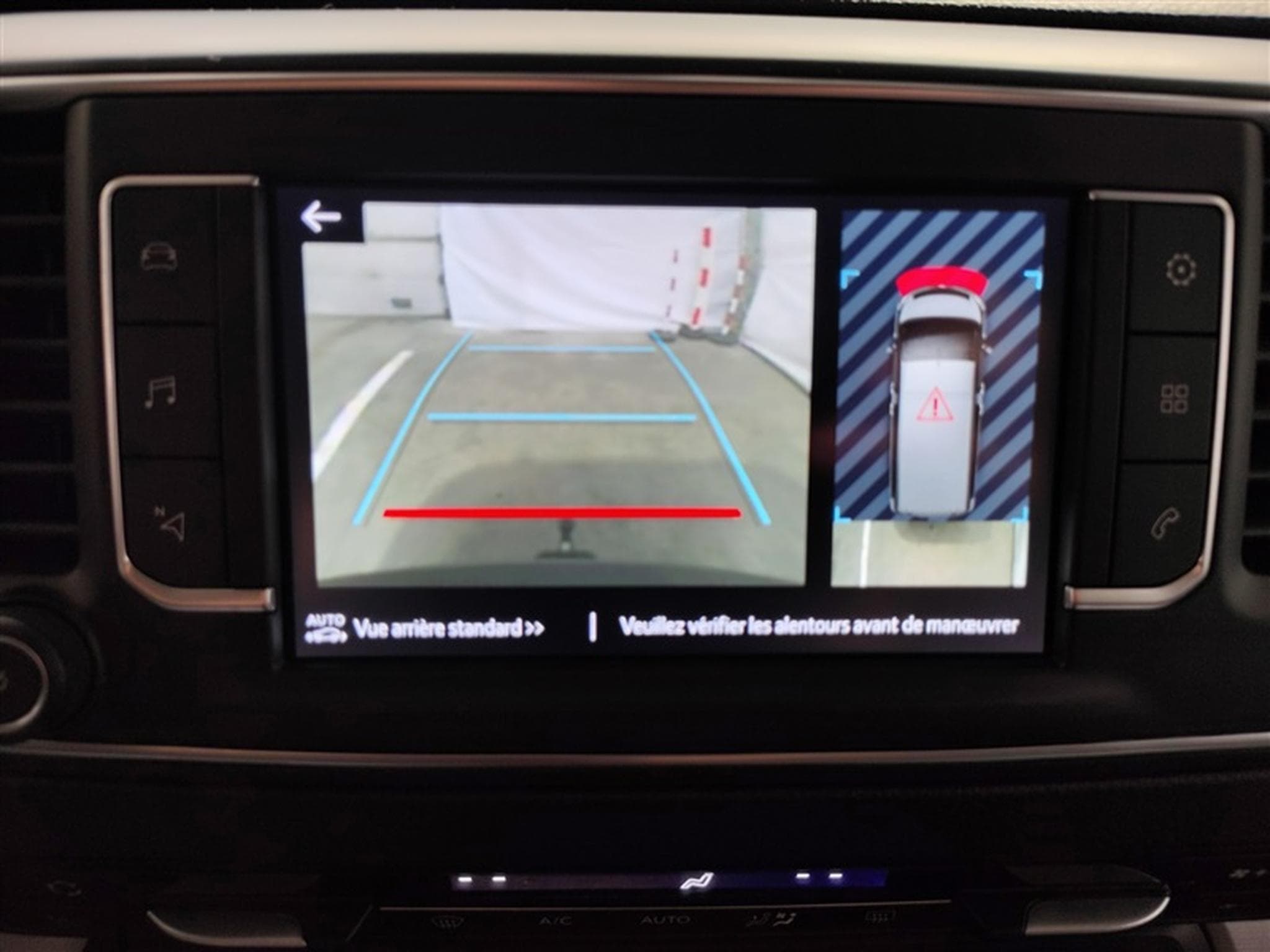 Toyota Proace Auto VIP 6 Pl LONG Cuir / Navi CarPlay / PDC / Caméra /... (2024) - Photo 20