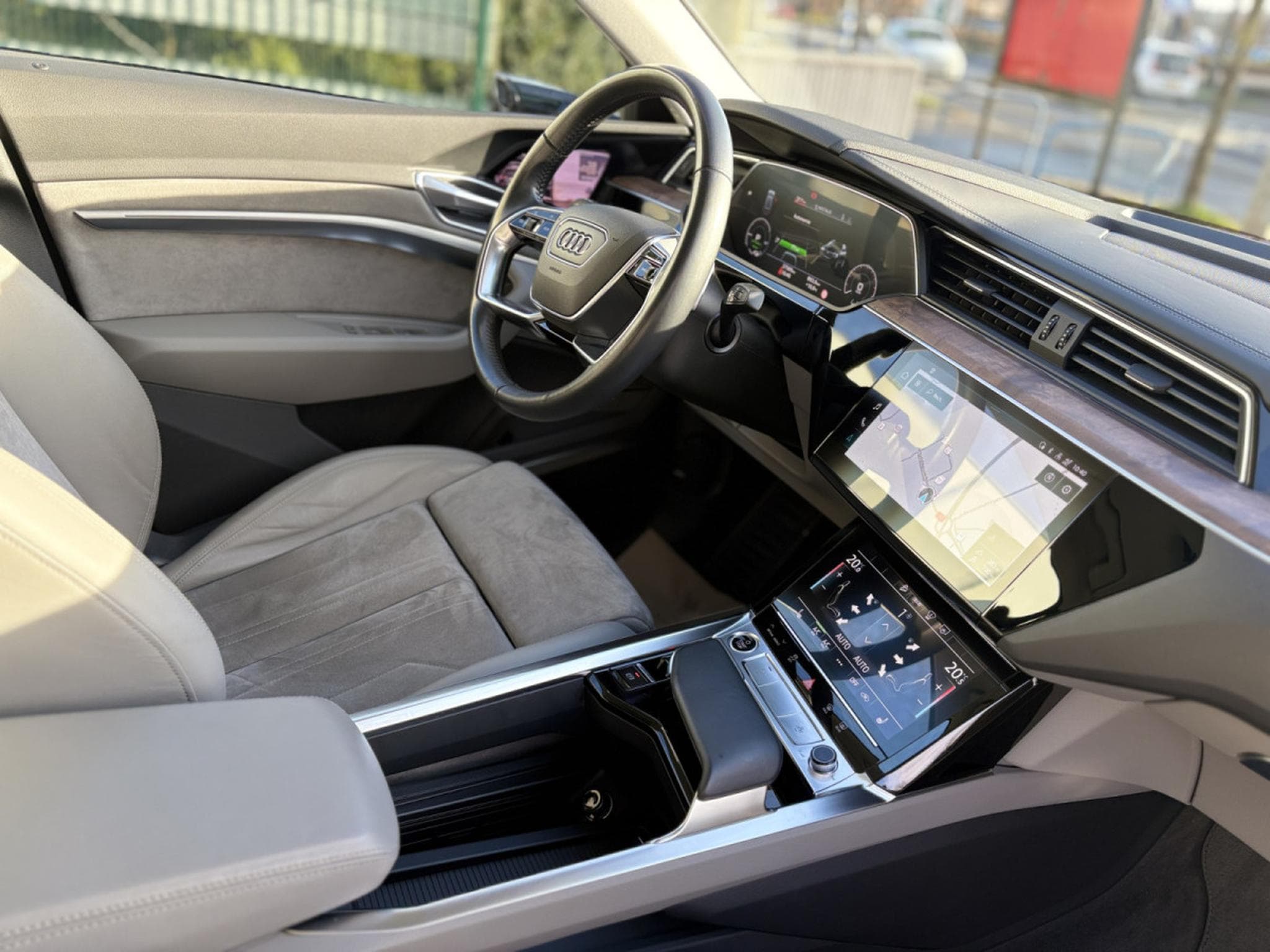 Audi e-tron 55 QUATTRO 408 SPORTBACK 95KWH *GARANTIE 36 MOIS EUROPÉENNE* (2020) - Photo 4