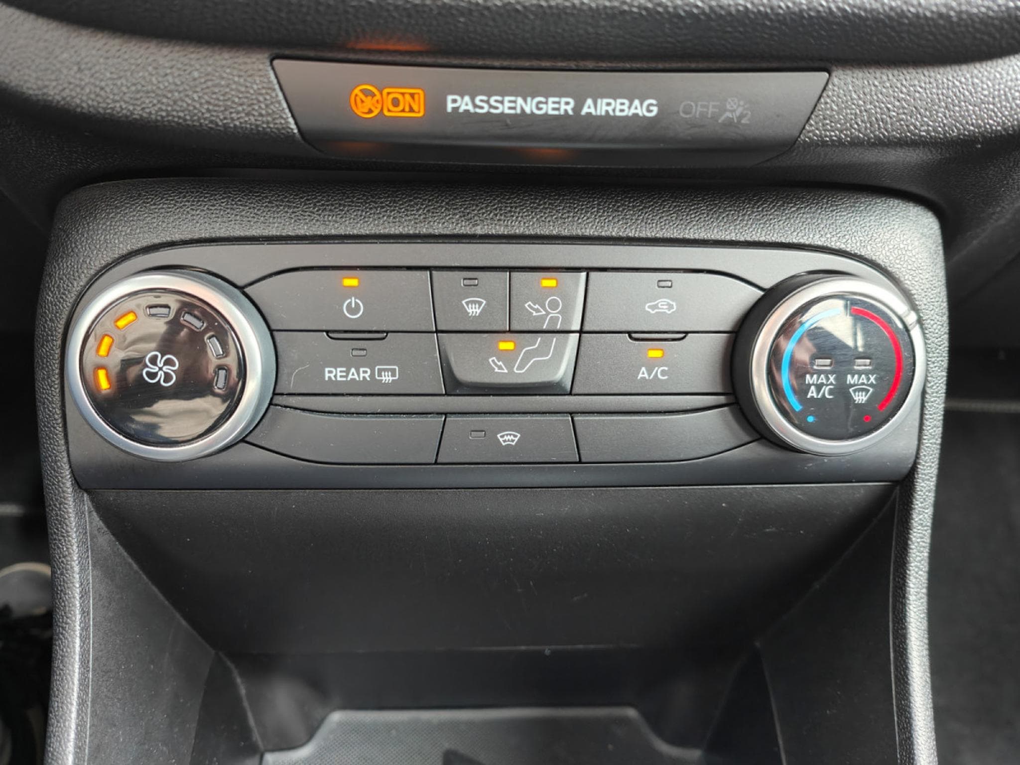 Ford Fiesta 1.0 ECOBOOST CARPLAY CLIMATISATION RADAR ARR (2018) - Photo 14