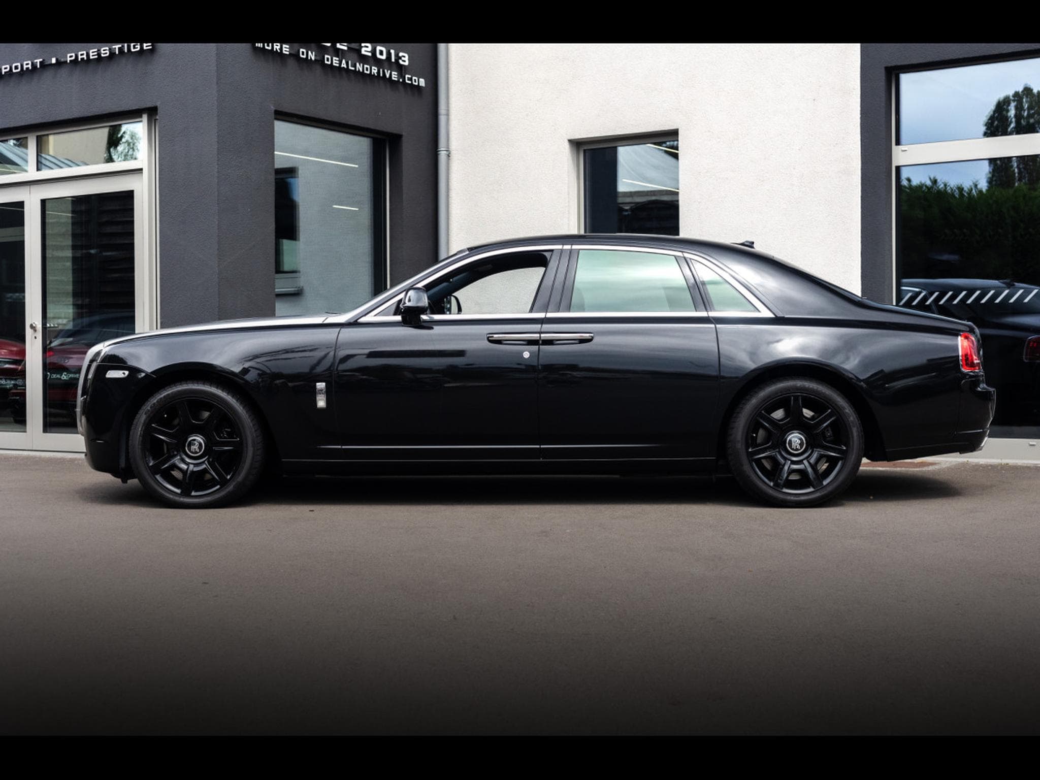 Rolls-Royce Ghost 6.6 V12 ALPINE TRIAL CENTENARY 1/35 (2013) - Photo 2