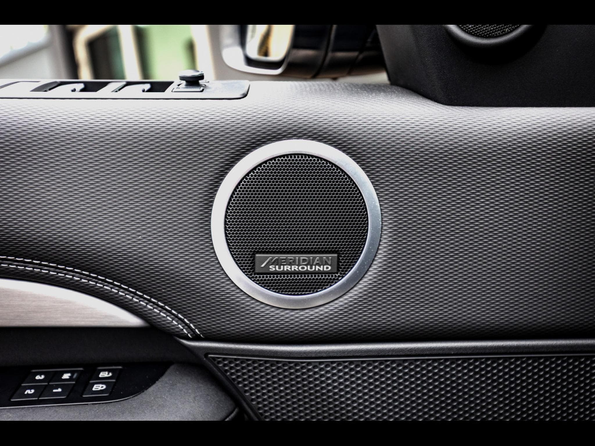 Land-Rover Discovery 3.0 D250 MHEV AWD R-DYNAMIC HSE - 7 PLACES - PACK DYNAMIC BL (2021) - Photo 19