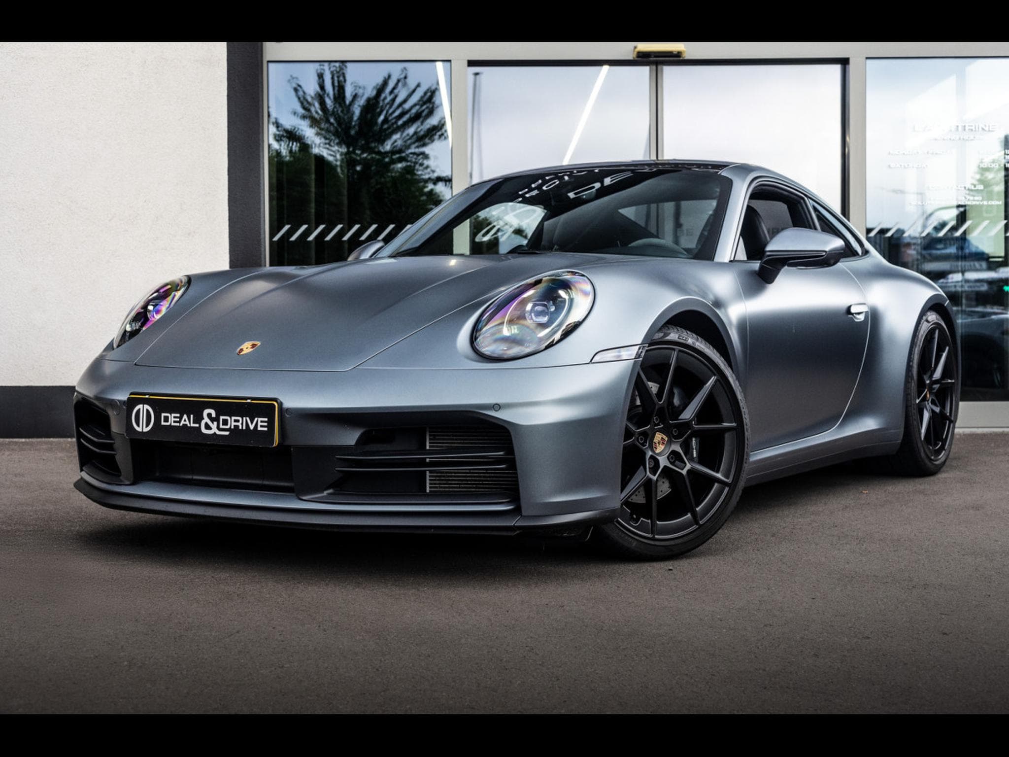Porsche 911 (992.2) CARRERA T COUPE 6-SPEED MANUAL – VANADIUM GREY + SAT (2025) - Photo 1