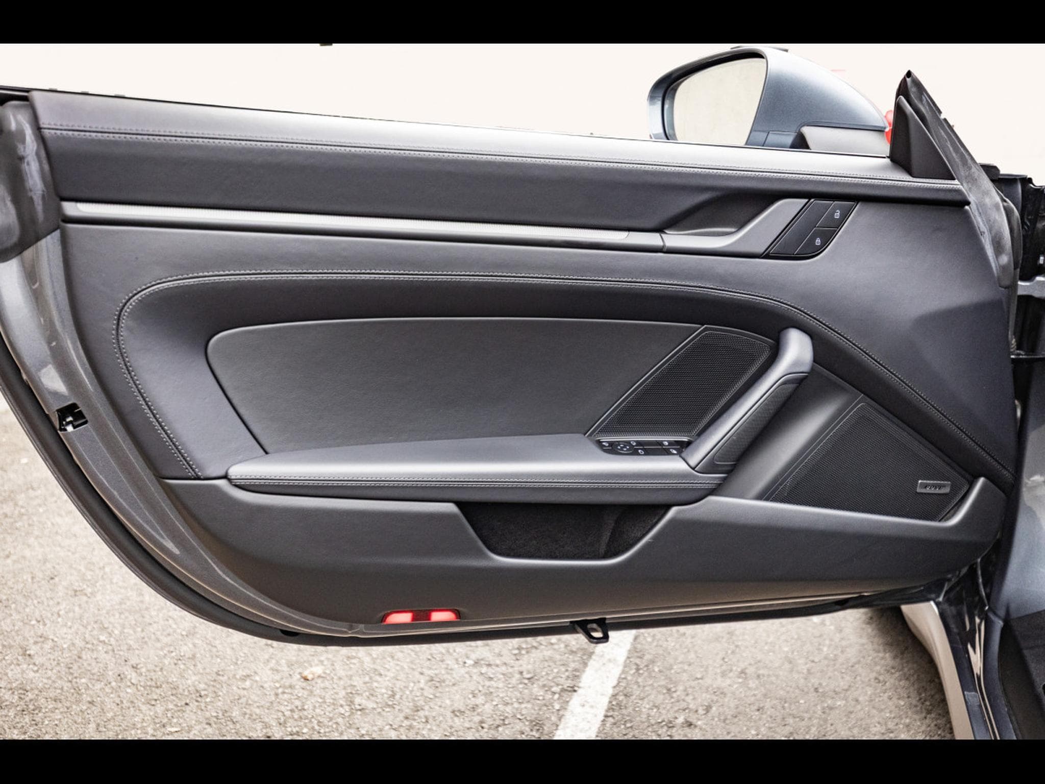 Porsche 911 (992.2) CARRERA T COUPE 6-SPEED MANUAL – VANADIUM GREY + SAT (2025) - Photo 10