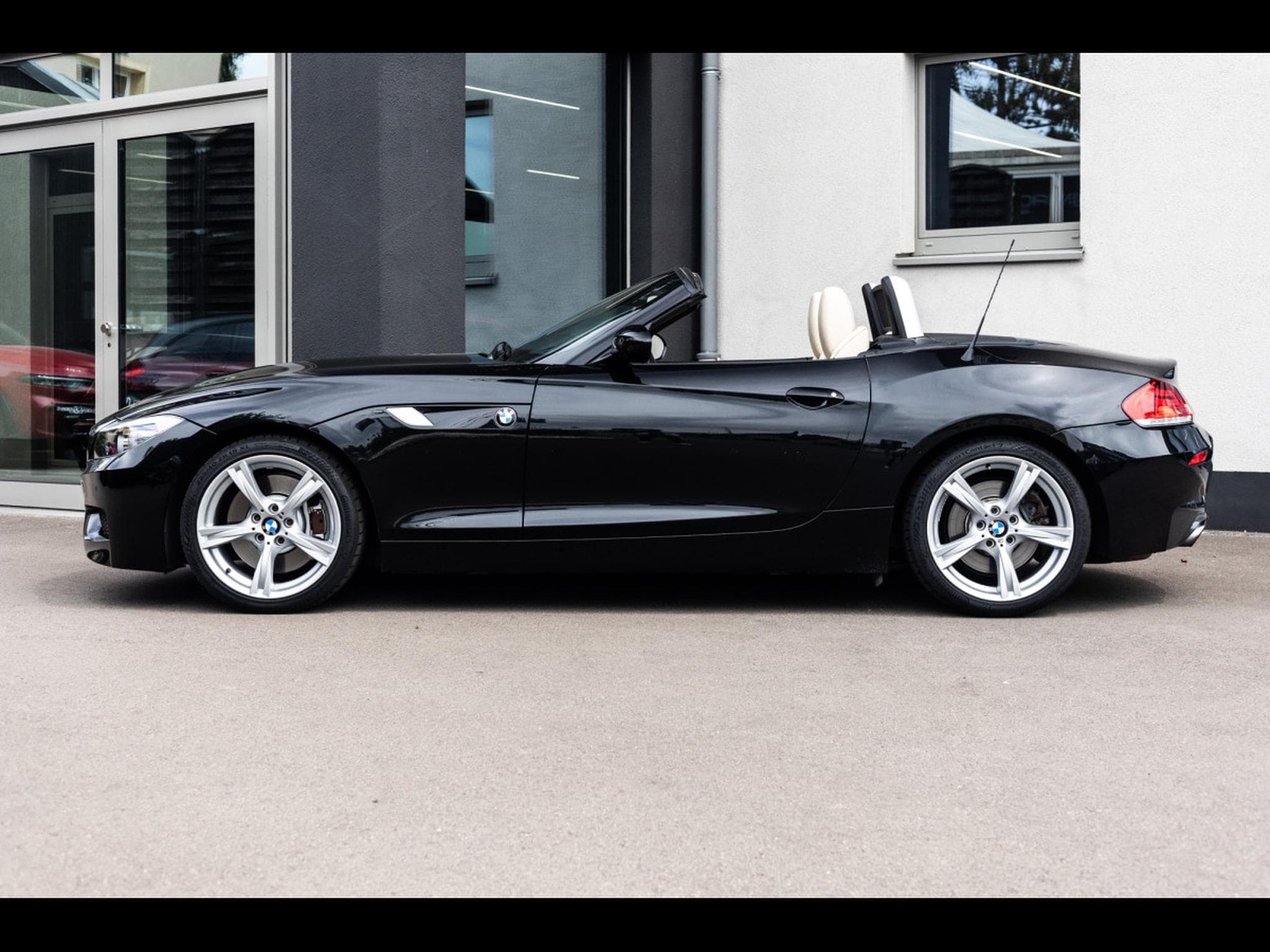 BMW Z4 ROADSTER SDRIVE 35I AUTO M SPORT - BLACK SAPPHIRE METALLIC (2013) - Photo 2