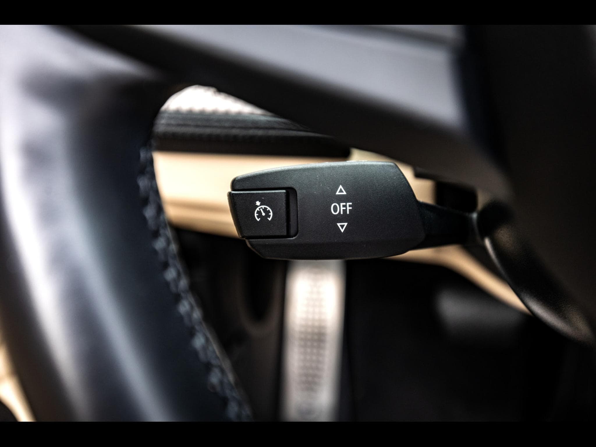 BMW Z4 ROADSTER SDRIVE 35I AUTO M SPORT - BLACK SAPPHIRE METALLIC (2013) - Photo 24
