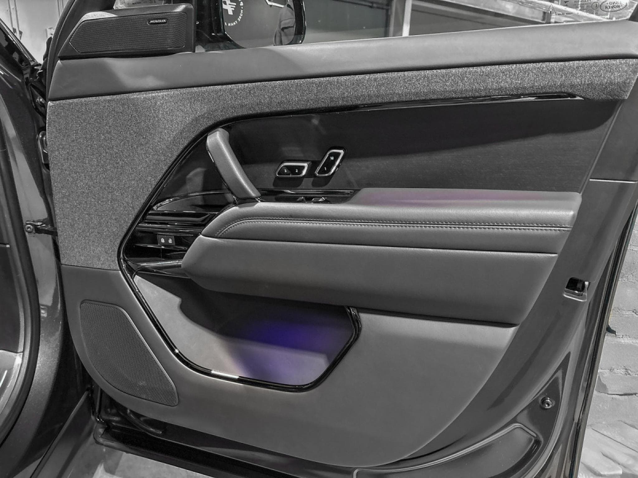 Land-Rover Range Rover Sport P400 AUTOBIOGRAPHY MILD-HYBRID (2023) - Photo 16