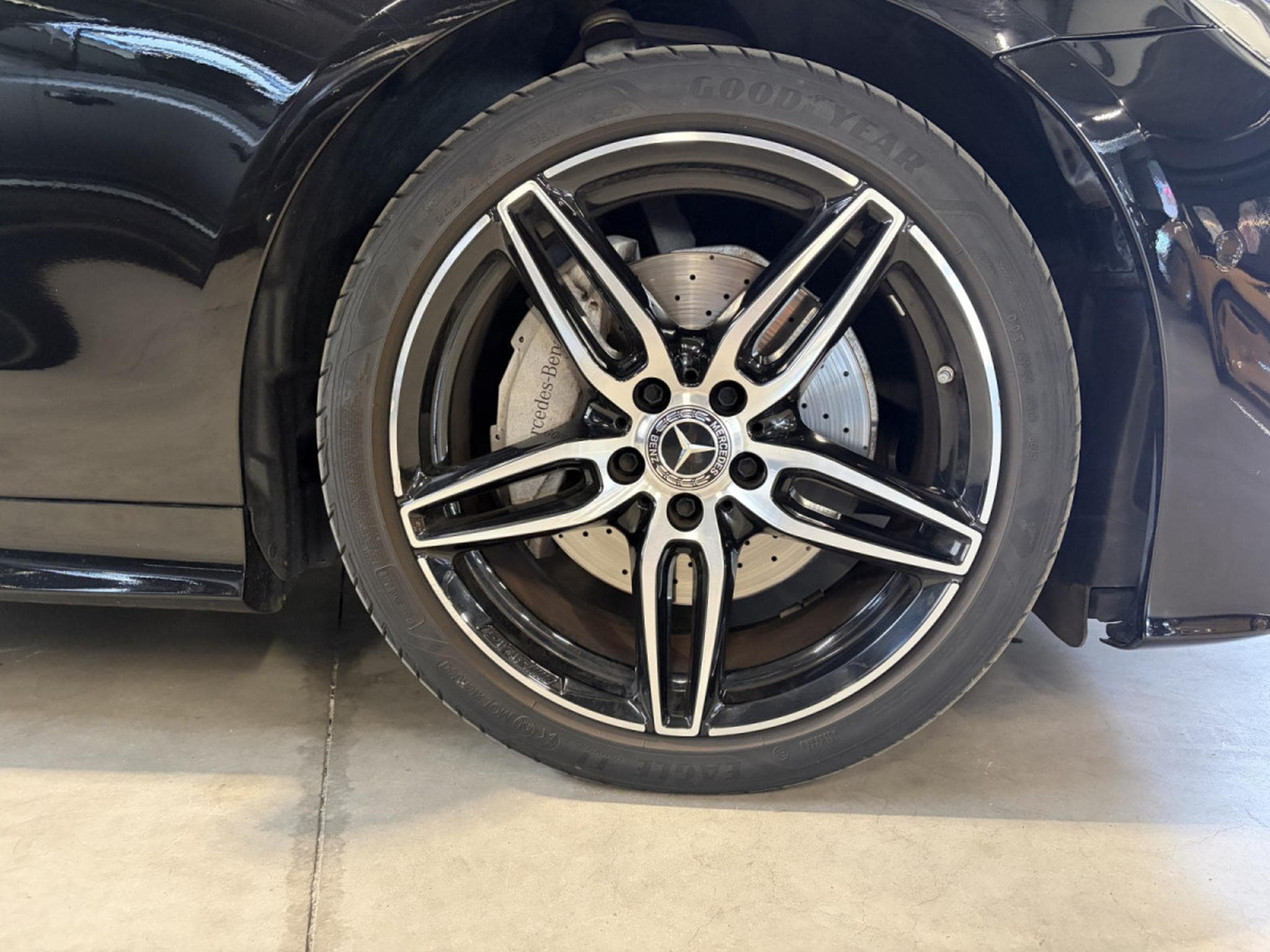 Mercedes E 200 E200 AMG LINE/ BI-COLOR /AMG-LINE/ BURMESTER/ 360° (2020) - Photo 19