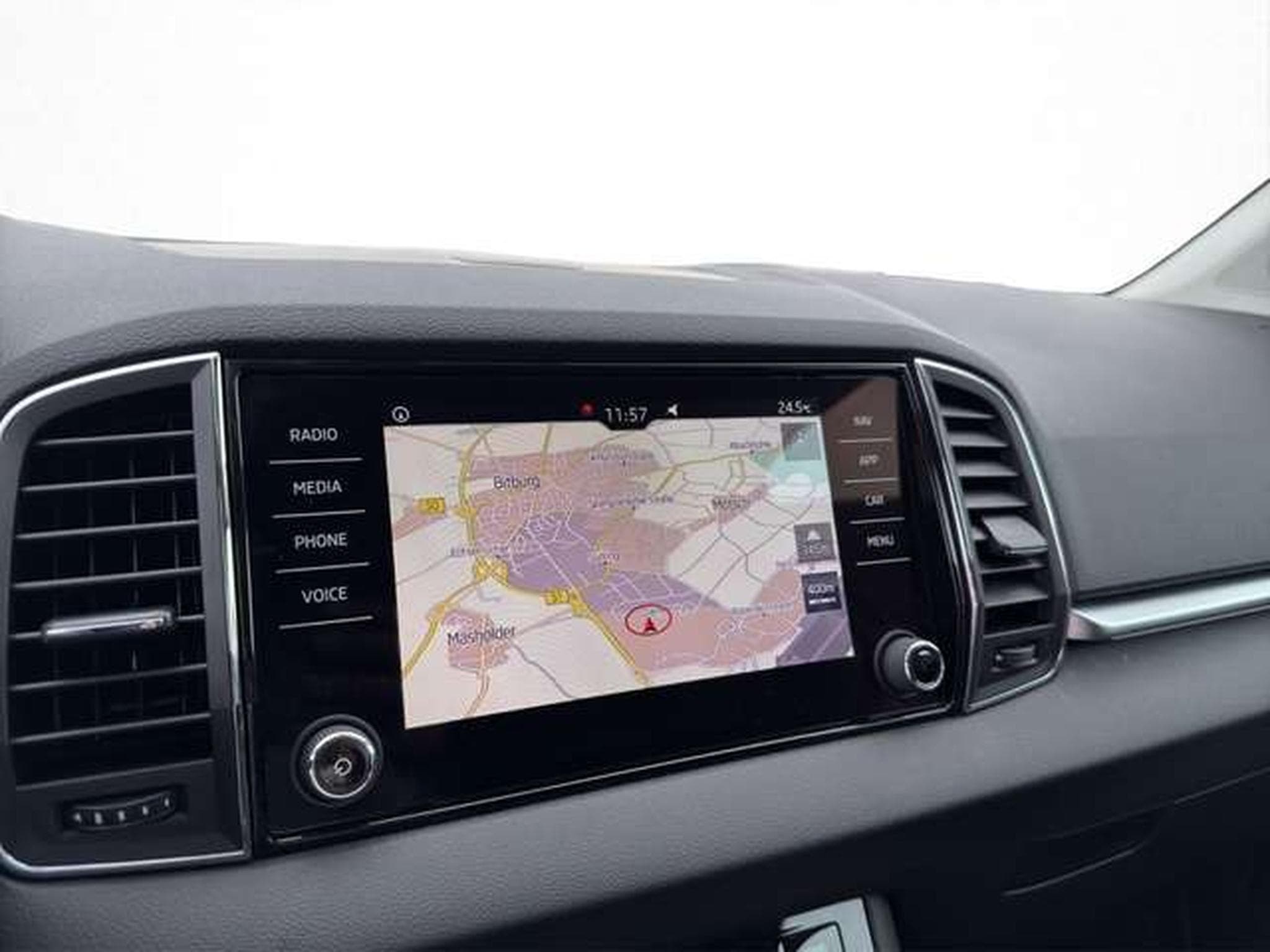 Skoda Karoq 1,5/Navi/AHK/PDC/SHZ/17"/el. Heckklappe (2018) - Photo 21