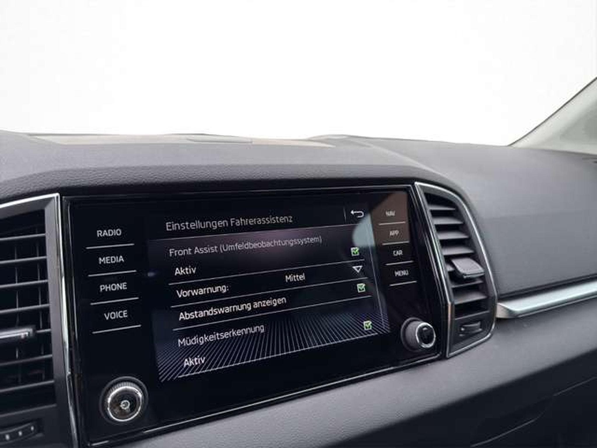 Skoda Karoq 1,5/Navi/AHK/PDC/SHZ/17"/el. Heckklappe (2018) - Photo 23