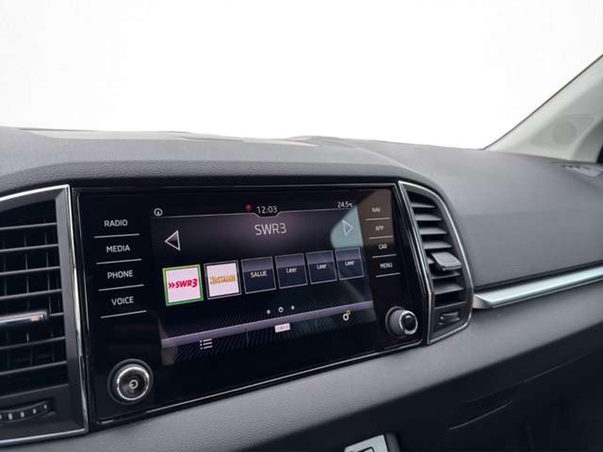 Skoda Karoq 1,5/Navi/AHK/PDC/SHZ/17"/el. Heckklappe (2018) - Photo 25