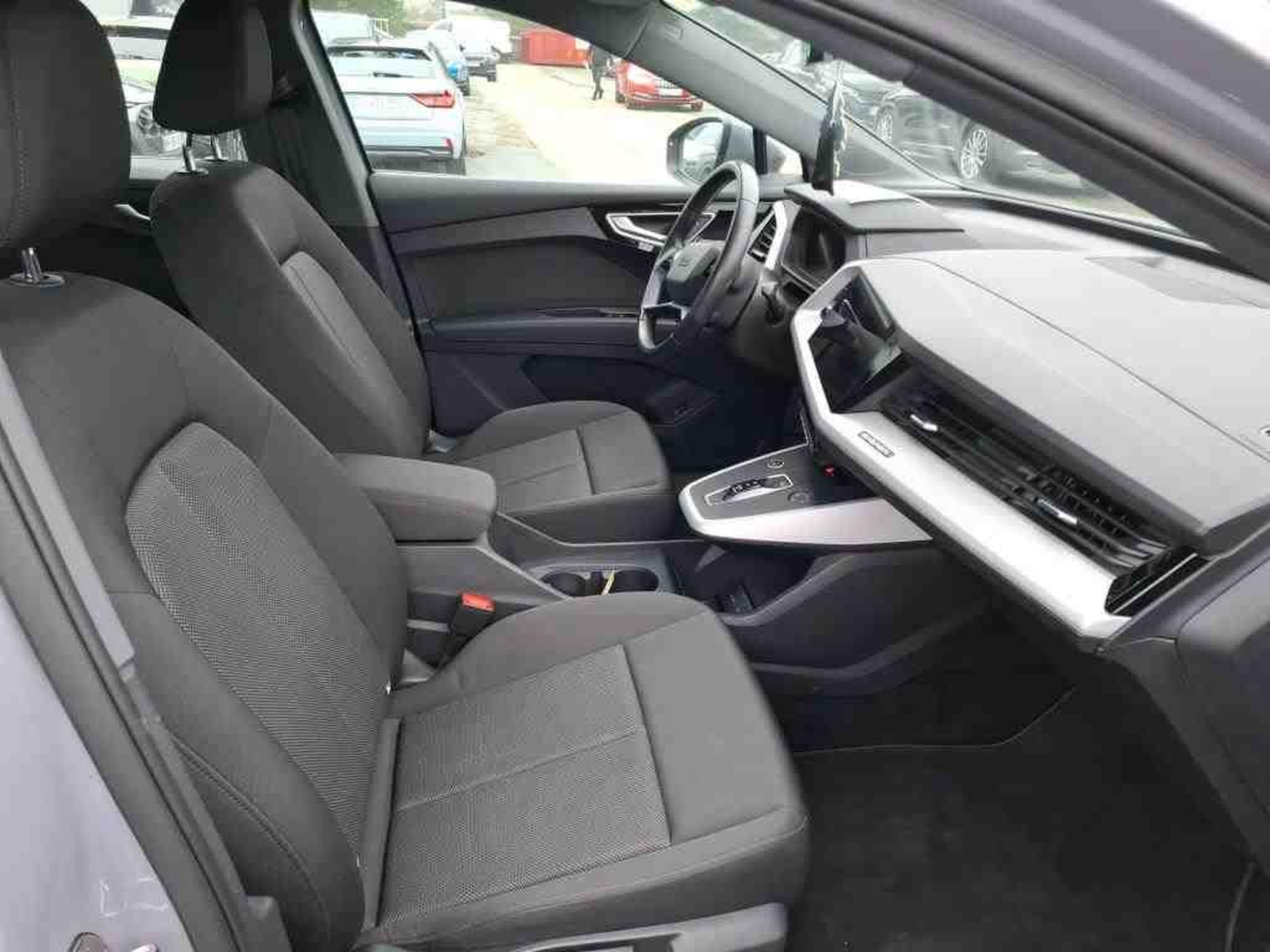 Audi Q4 e-tron Sportback 40 (2023) - Photo 6