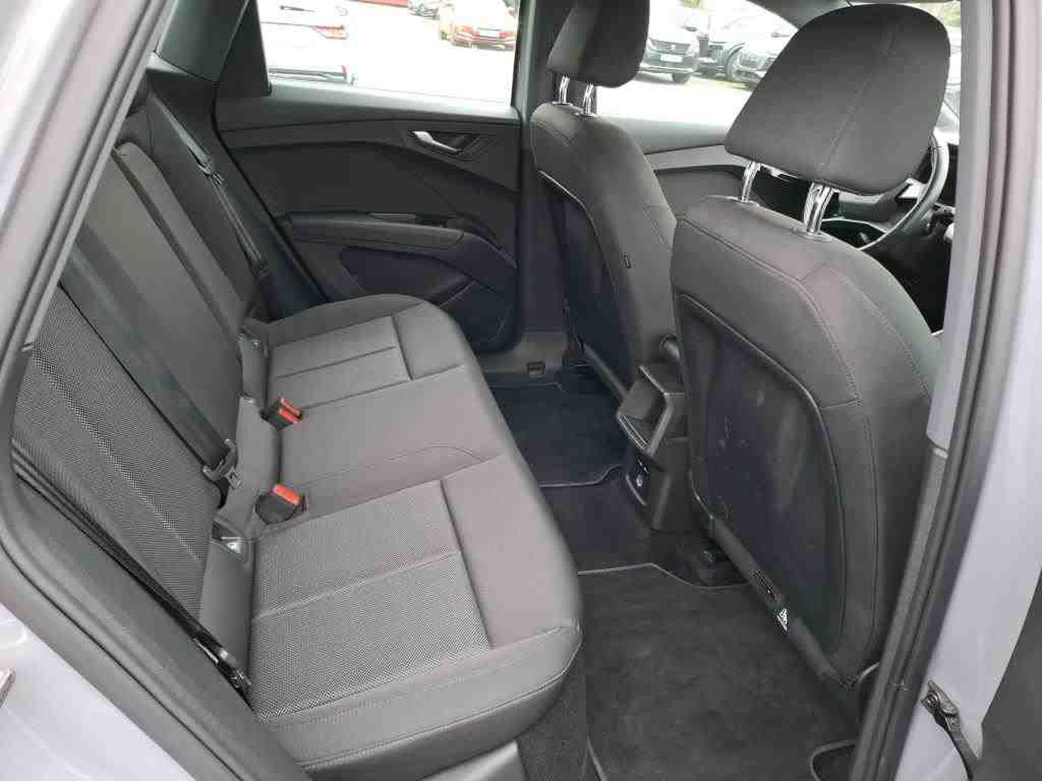 Audi Q4 e-tron Sportback 40 (2023) - Photo 7