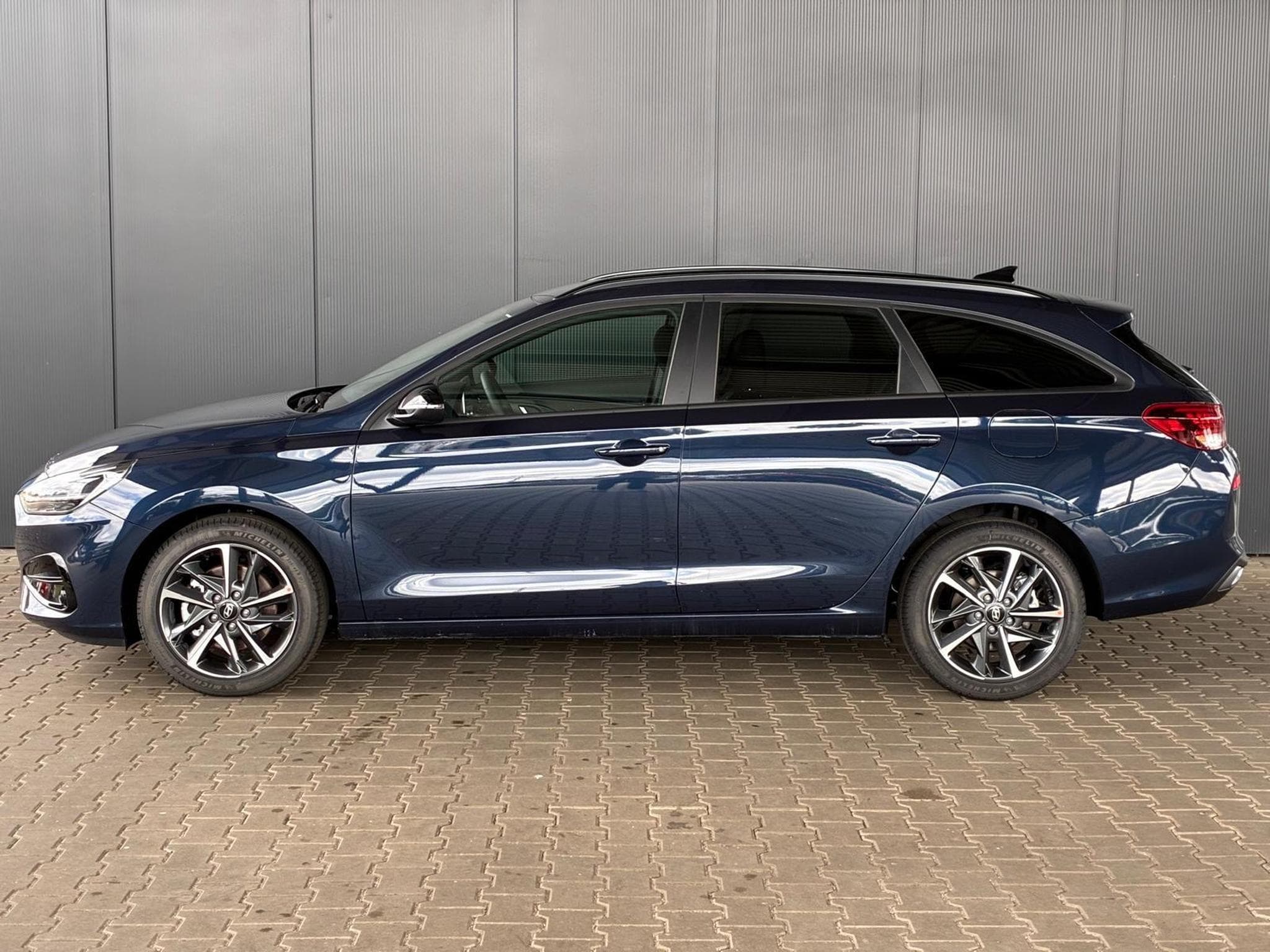 Hyundai i30 Standard (2025) - Photo 2