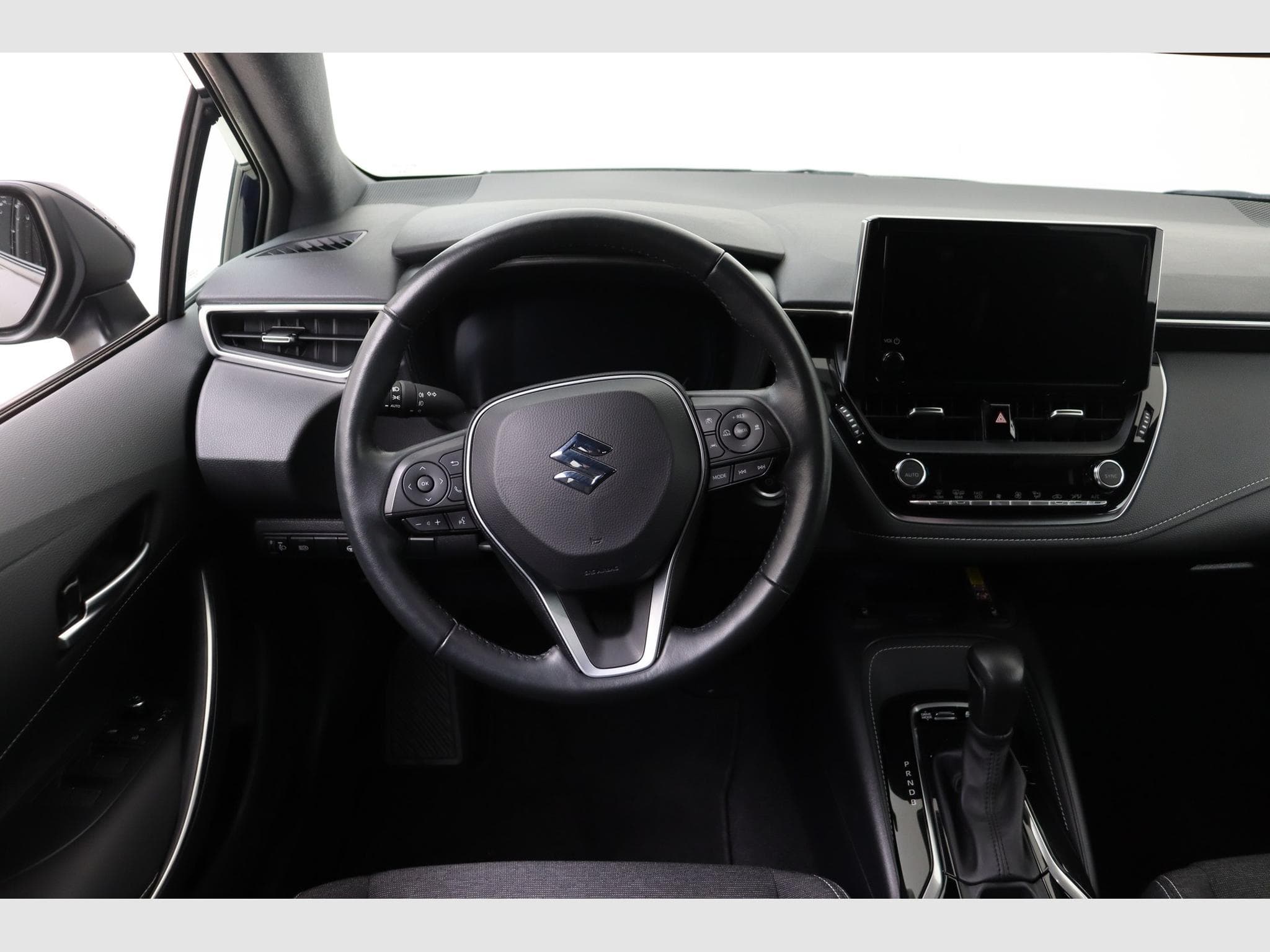 Suzuki Swace GLX (2024) - Photo 11