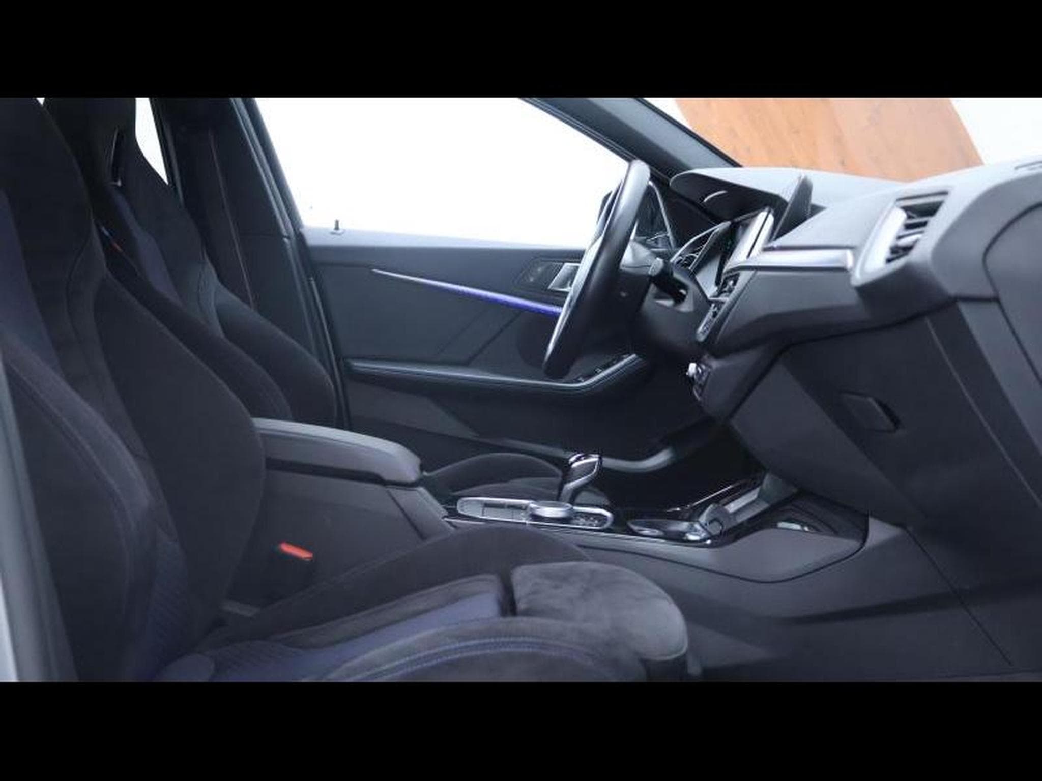 BMW 118 i hatch M Sport Pro Steptronic (2024) - Photo 11