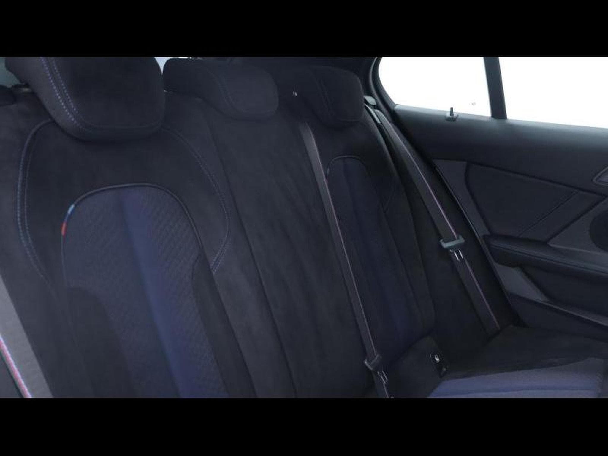 BMW 118 i hatch M Sport Pro Steptronic (2024) - Photo 14
