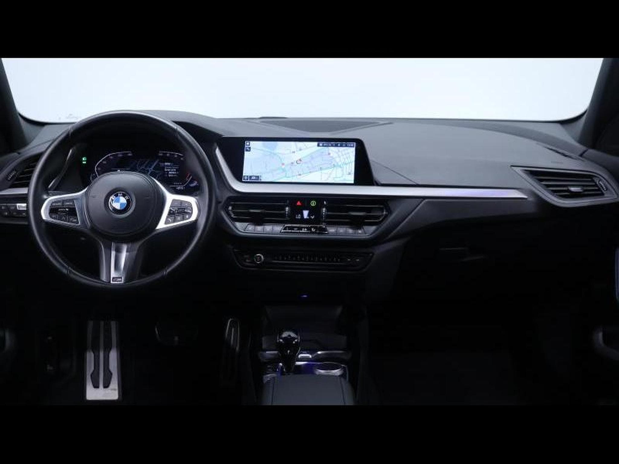 BMW 118 i hatch M Sport Pro Steptronic (2024) - Photo 15