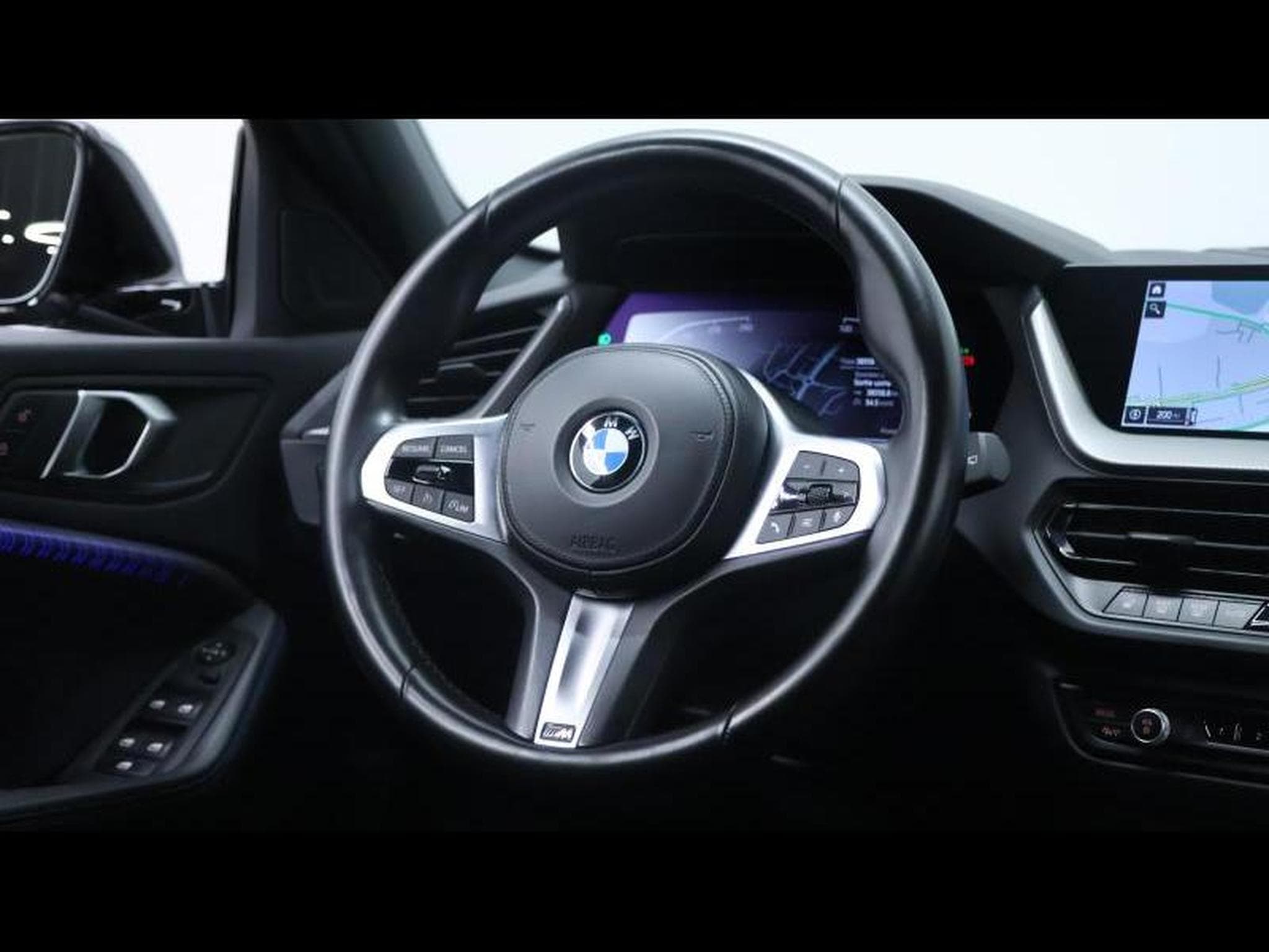 BMW 118 i hatch M Sport Pro Steptronic (2024) - Photo 16