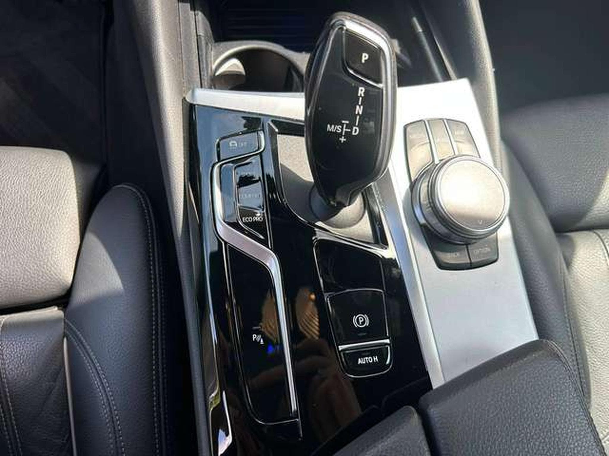BMW 518 BERLINE 150CV BOITE AUTO GPS/CAMERA DE RECUL/CARPLAY (2022) - Photo 13