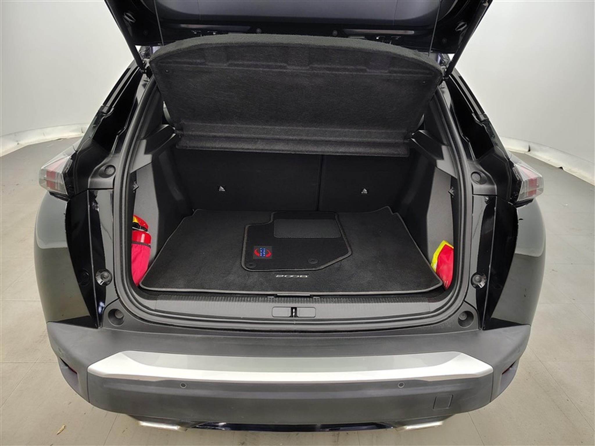 Peugeot 2008 1.2 PureTech Active Pack EAT8/NAVI/JA/PDC (2022) - Photo 13