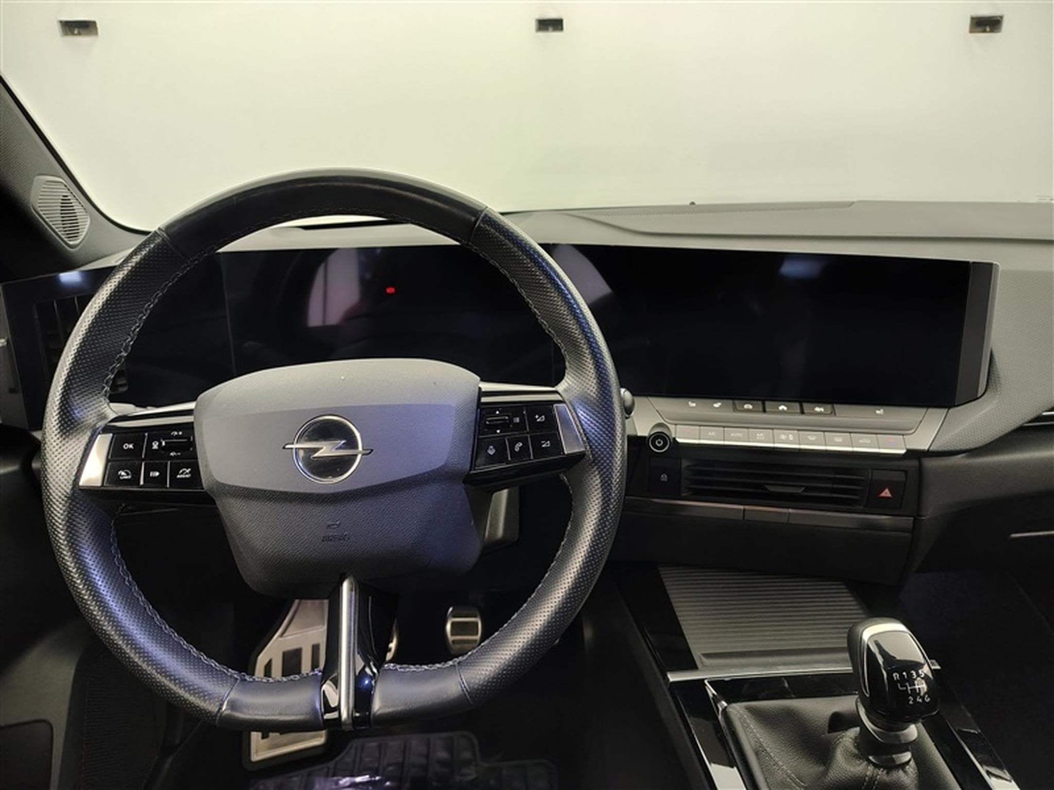 Opel Astra 1.2 Turbo 130Cv GS CARPLAY / CAMERA / FULL LED (2023) - Photo 9