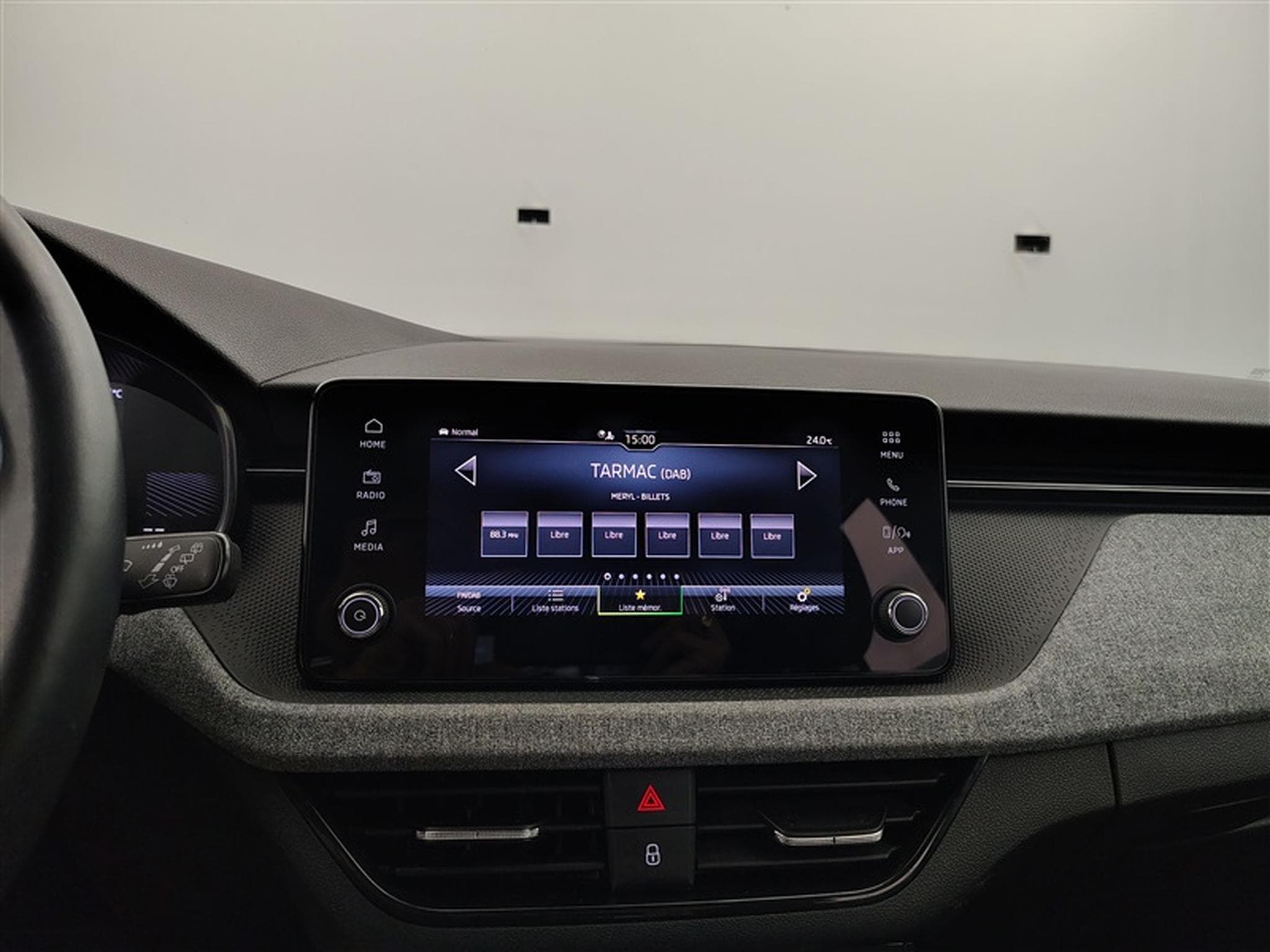 Skoda Kamiq 1.0 TSI 115Cv DSG7 Black Dots CARPLAY / CAMERA / FULL LED (2024) - Photo 11