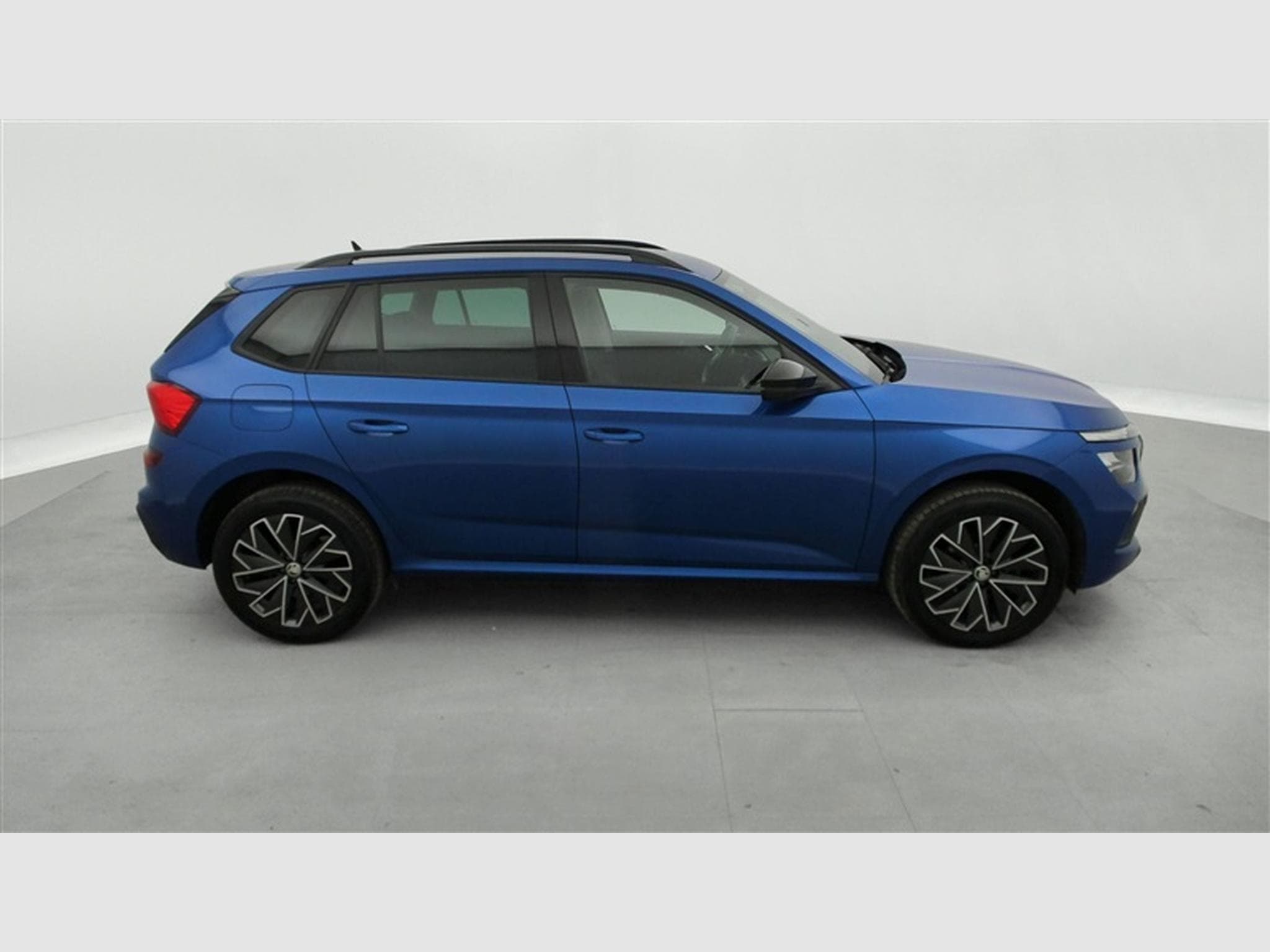Skoda Kamiq 1.0 TSI 115Cv DSG7 Black Dots CARPLAY / CAMERA / FULL LED (2024) - Photo 23
