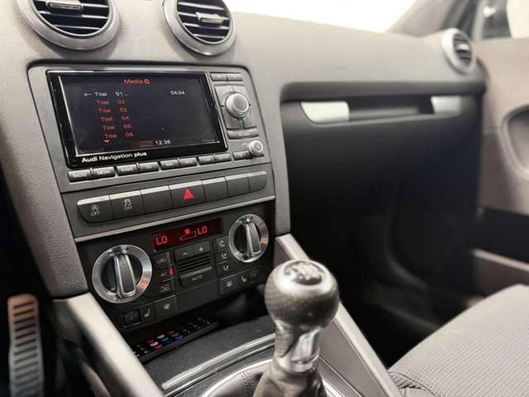 Audi A3 2.0 TDI S line *Tempomat *MMI *APS *Xenon (2010) - Photo 12