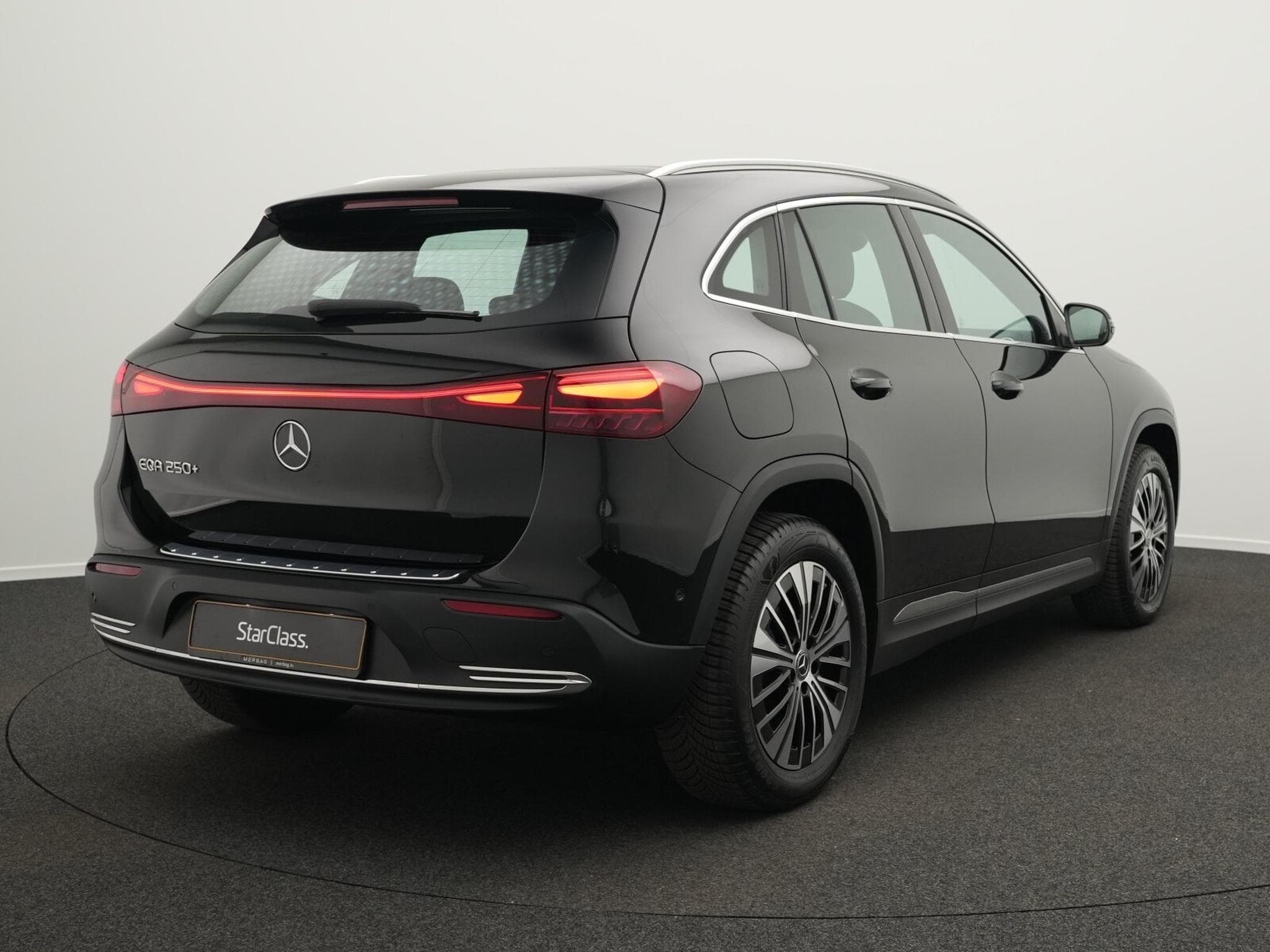 Mercedes EQA + Progressive LED+Pano+Totw+MBUX+Apple (2025) - Photo 3