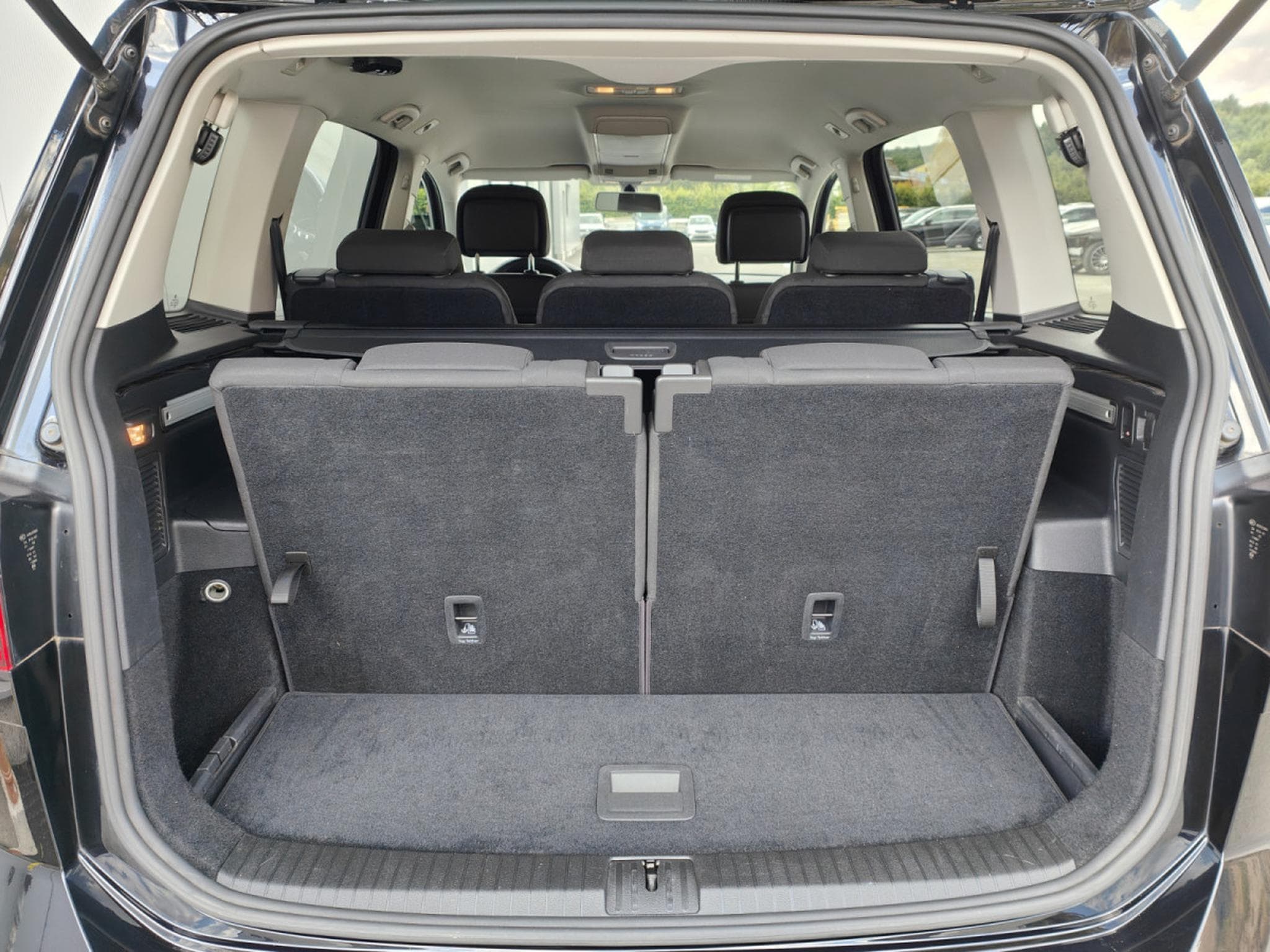 VW Touran 1.6 TDI HIGHLINE 7 PLACES GPS BLUETOOTH RADAR AV/ARR (2018) - Photo 10