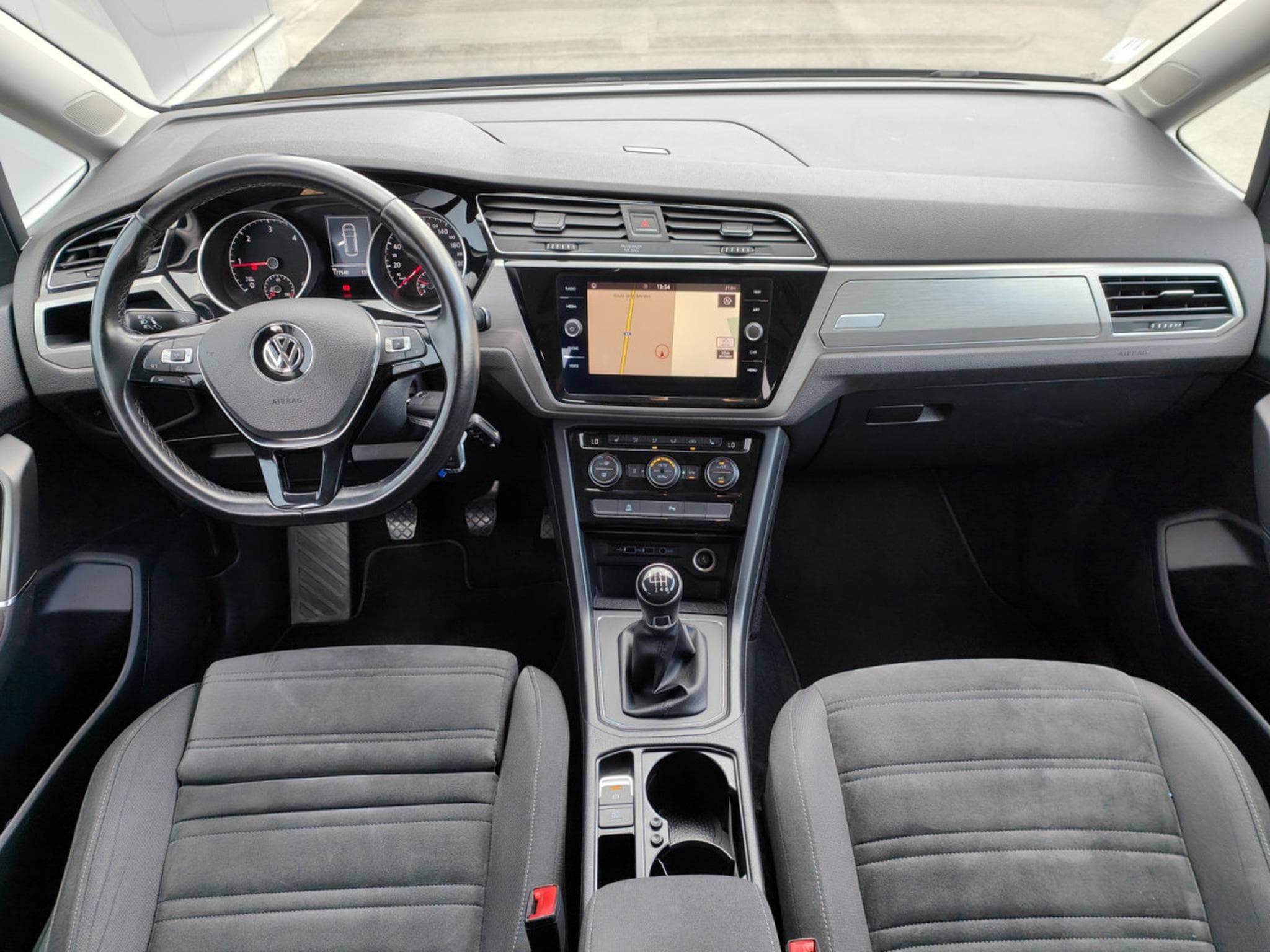 VW Touran 1.6 TDI HIGHLINE 7 PLACES GPS BLUETOOTH RADAR AV/ARR (2018) - Photo 11