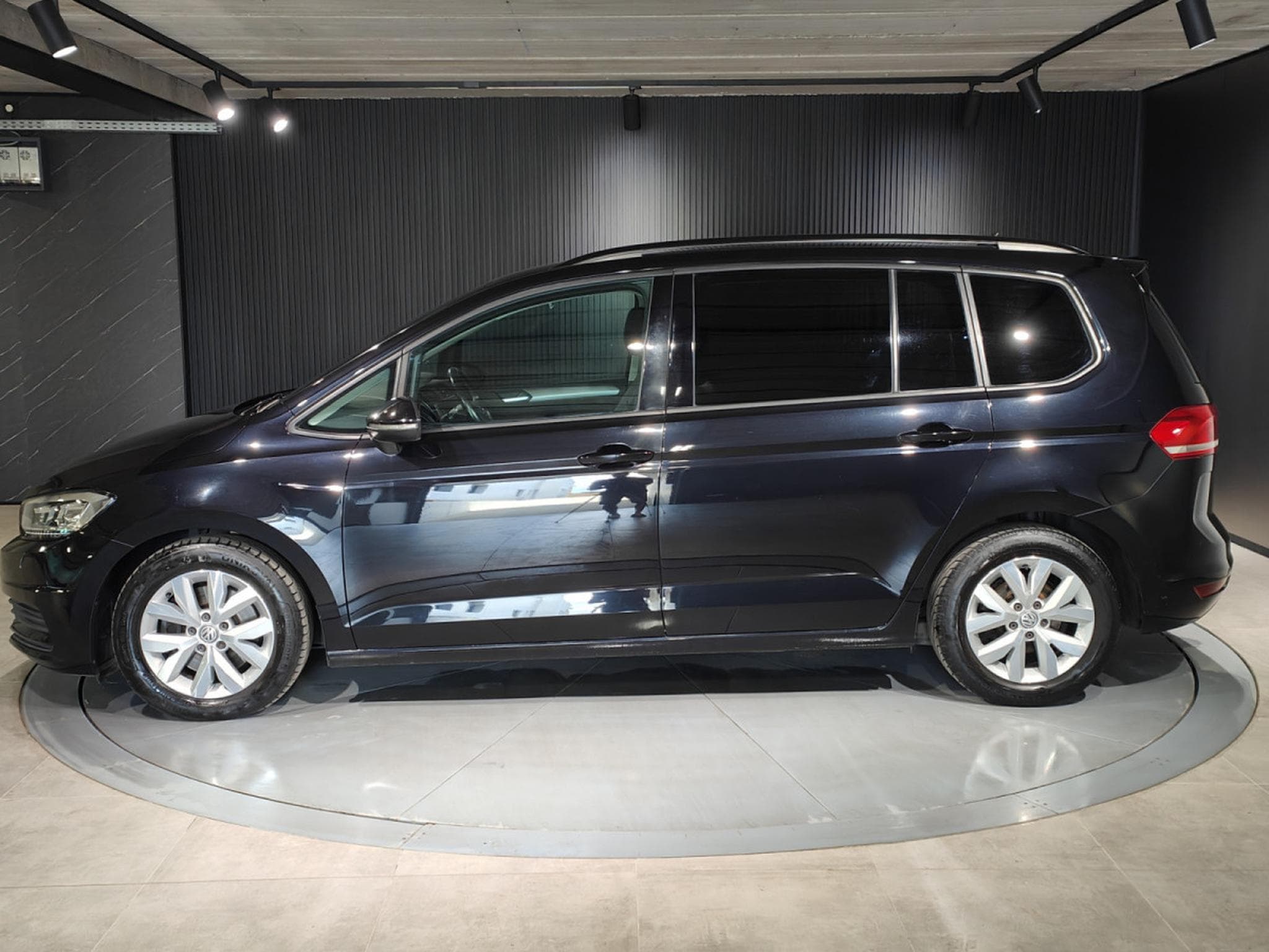 VW Touran 1.6 TDI HIGHLINE 7 PLACES GPS BLUETOOTH RADAR AV/ARR (2018) - Photo 5