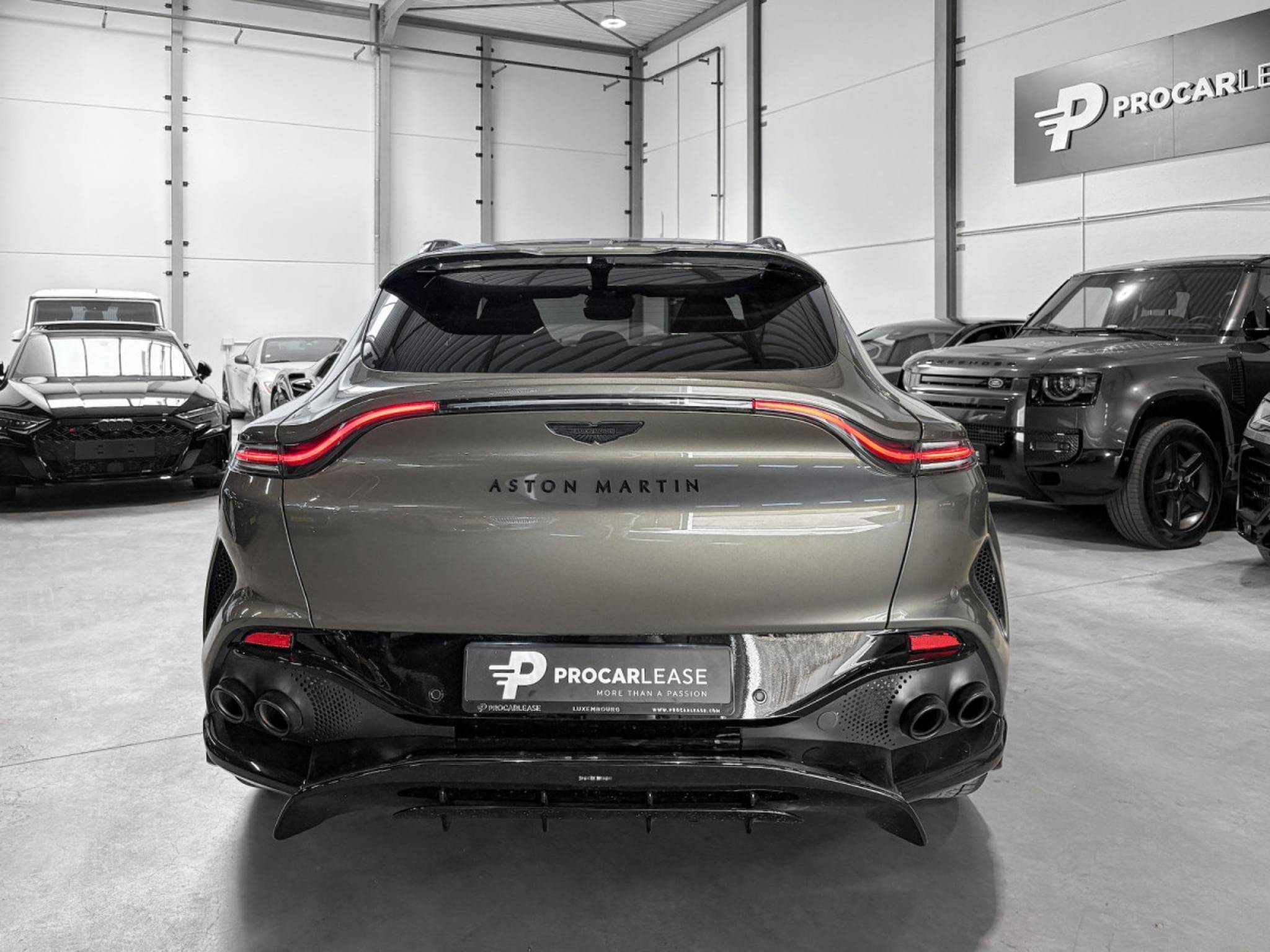 Aston-Martin DBX ASTON MARTIN DBX707 °FACELIFT° 4.0 V8 BITURBO – FULL CARBON (2025) - Photo 17