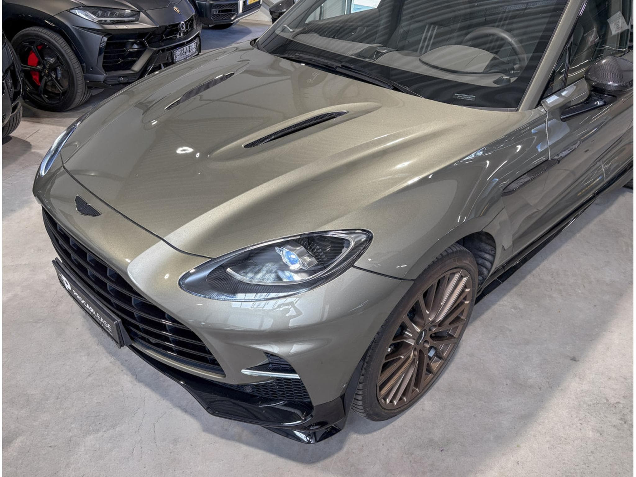 Aston-Martin DBX ASTON MARTIN DBX707 °FACELIFT° 4.0 V8 BITURBO – FULL CARBON (2025) - Photo 18