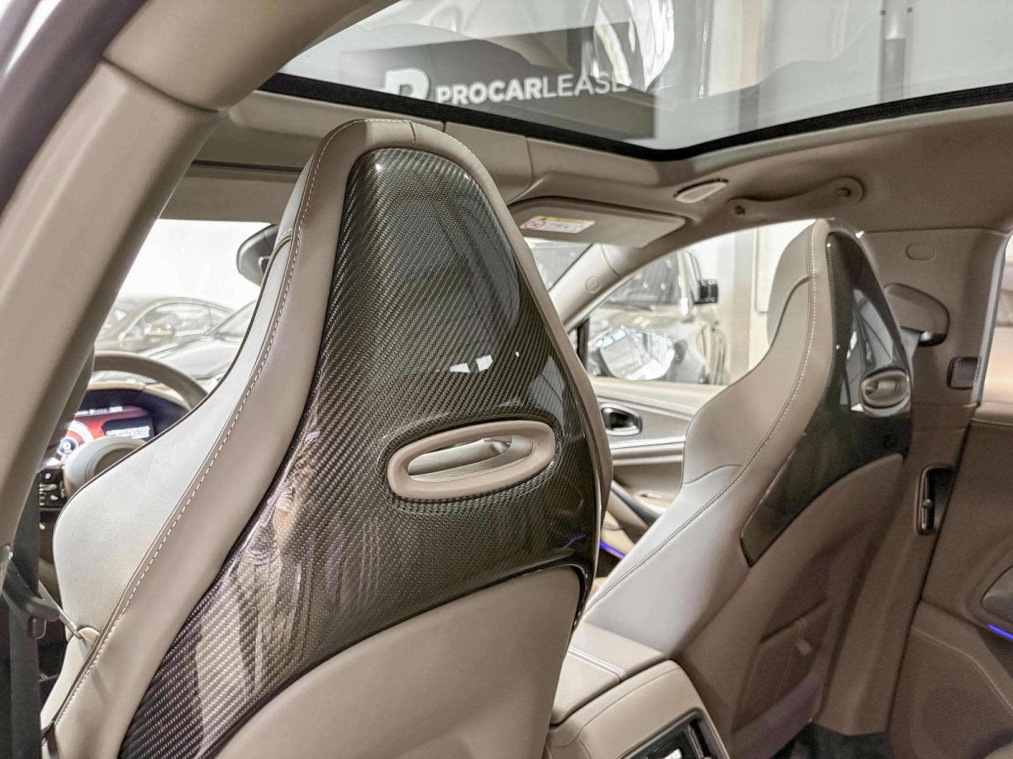 Aston-Martin DBX ASTON MARTIN DBX707 °FACELIFT° 4.0 V8 BITURBO – FULL CARBON (2025) - Photo 22