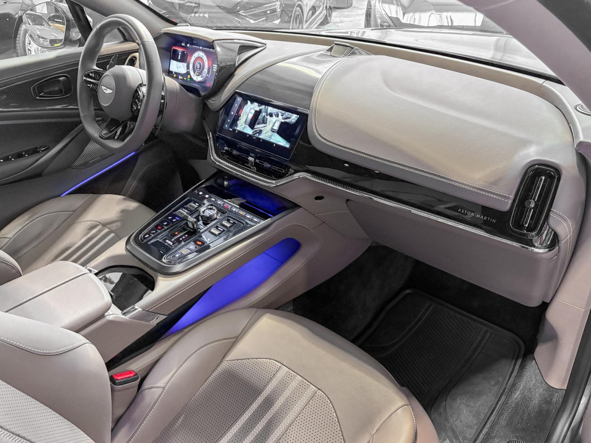 Aston-Martin DBX ASTON MARTIN DBX707 °FACELIFT° 4.0 V8 BITURBO – FULL CARBON (2025) - Photo 24