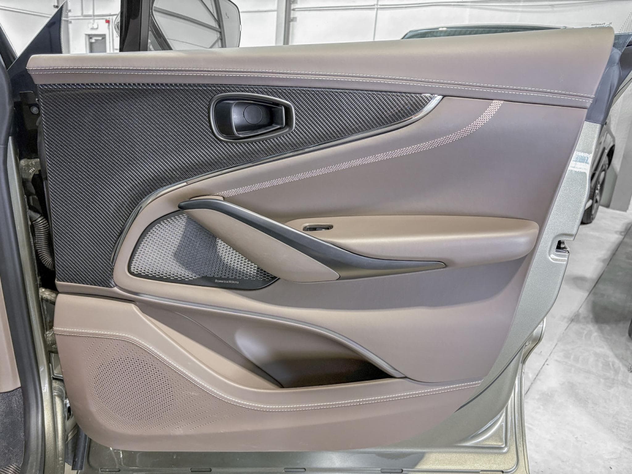 Aston-Martin DBX ASTON MARTIN DBX707 °FACELIFT° 4.0 V8 BITURBO – FULL CARBON (2025) - Photo 25