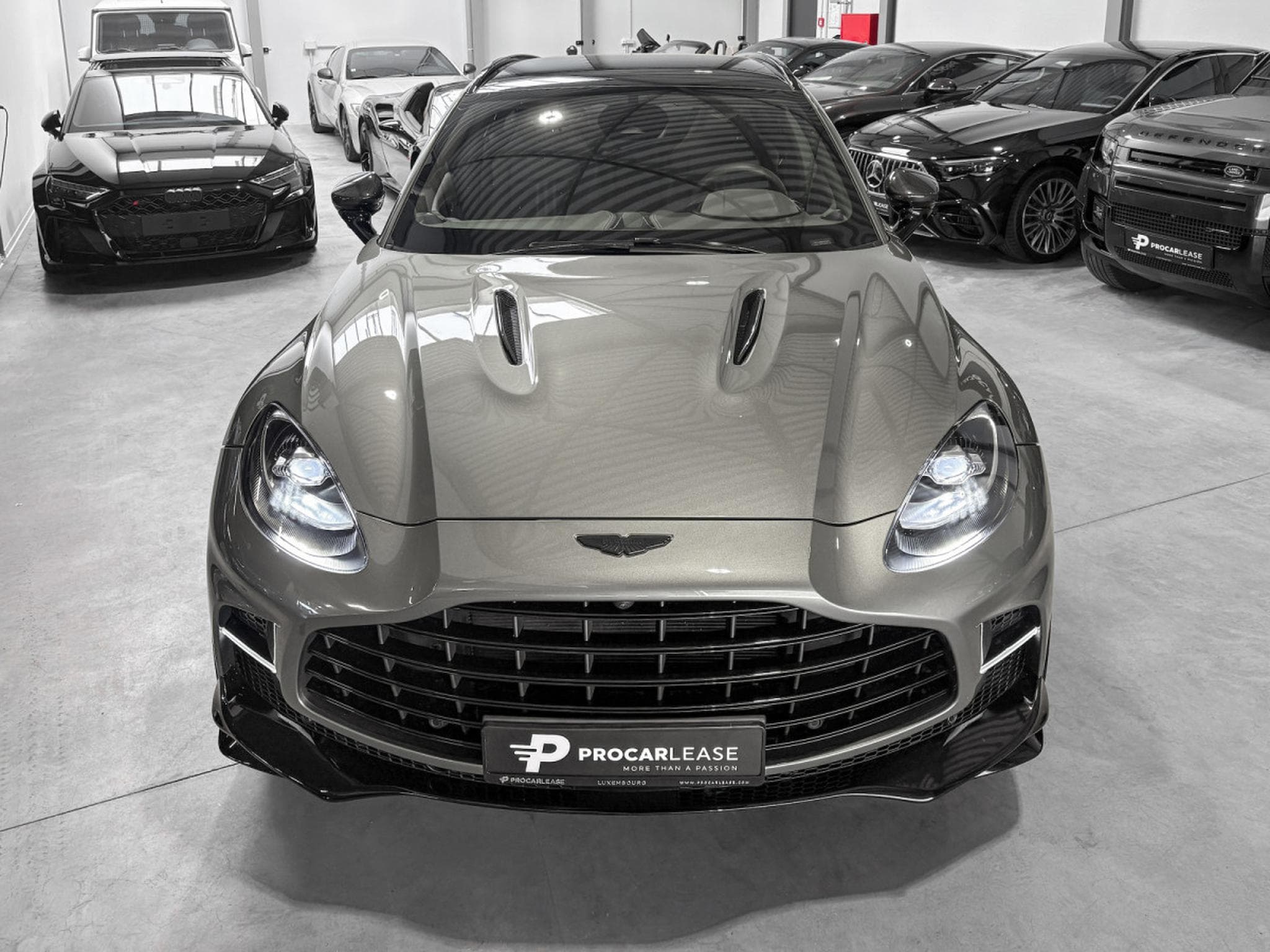 Aston-Martin DBX ASTON MARTIN DBX707 °FACELIFT° 4.0 V8 BITURBO – FULL CARBON (2025) - Photo 9