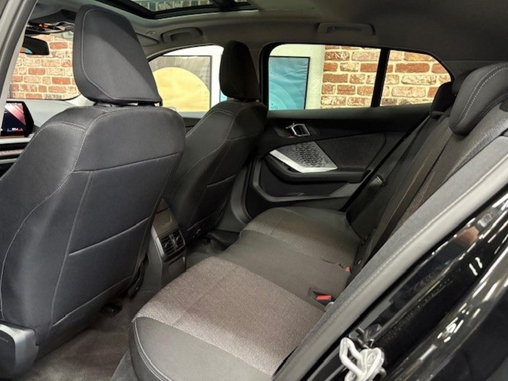 BMW 120 120iA 170cv Auto HYB-ESS M-SPORT DESIGN (2025) - Photo 6