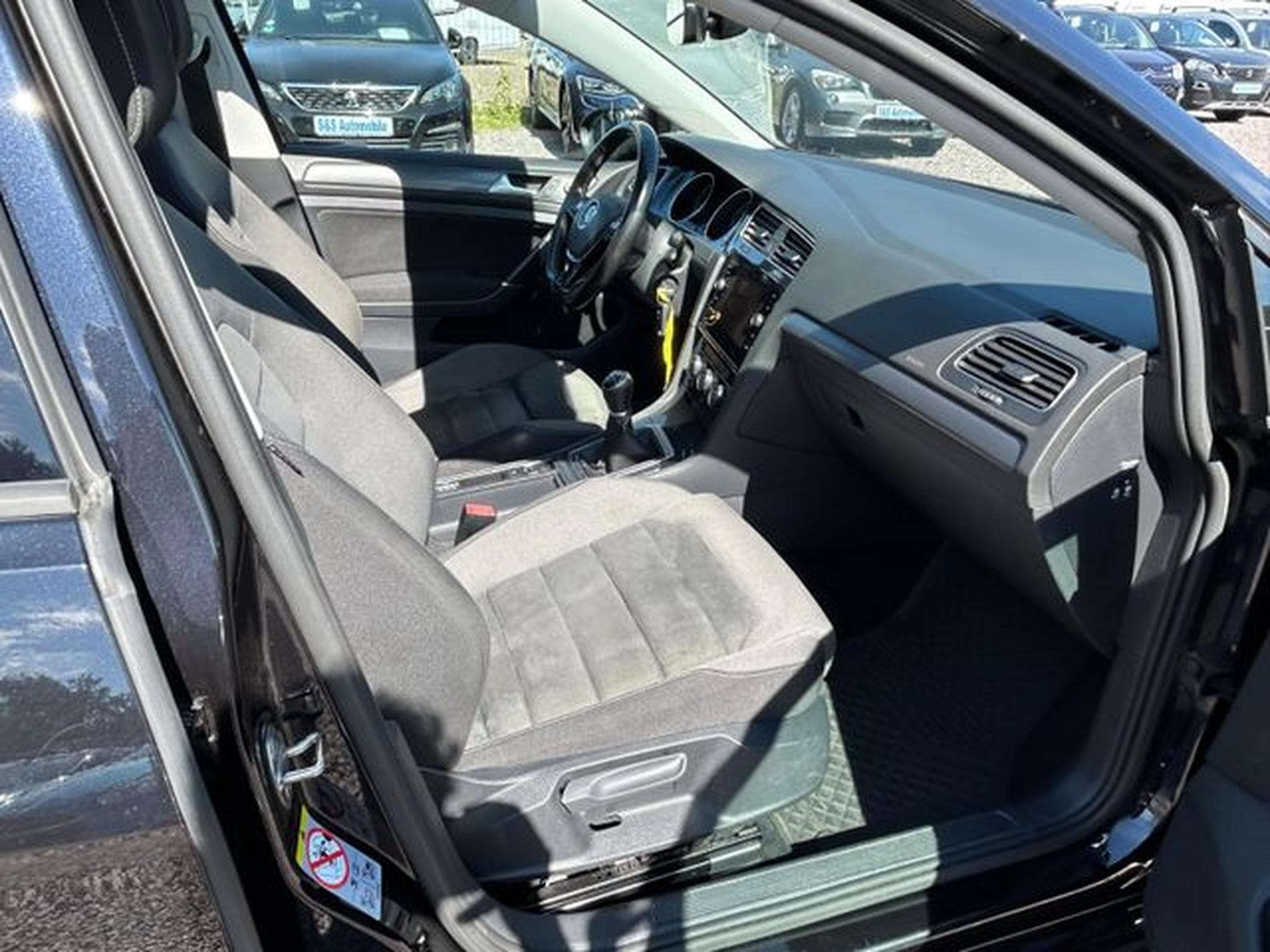 VW Golf Golf VII Lim. BlueMotion TGI *Navi*Panorama*Kam (2018) - Photo 10