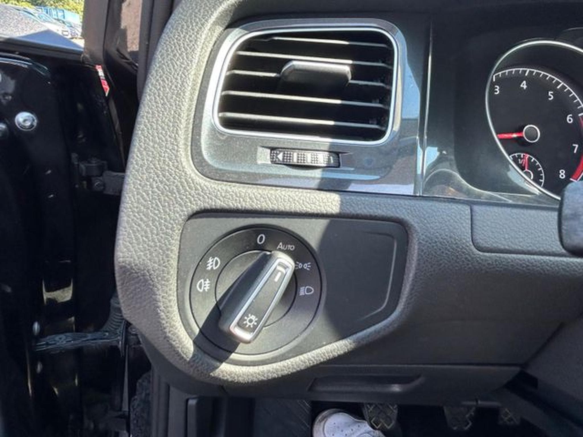 VW Golf Golf VII Lim. BlueMotion TGI *Navi*Panorama*Kam (2018) - Photo 17