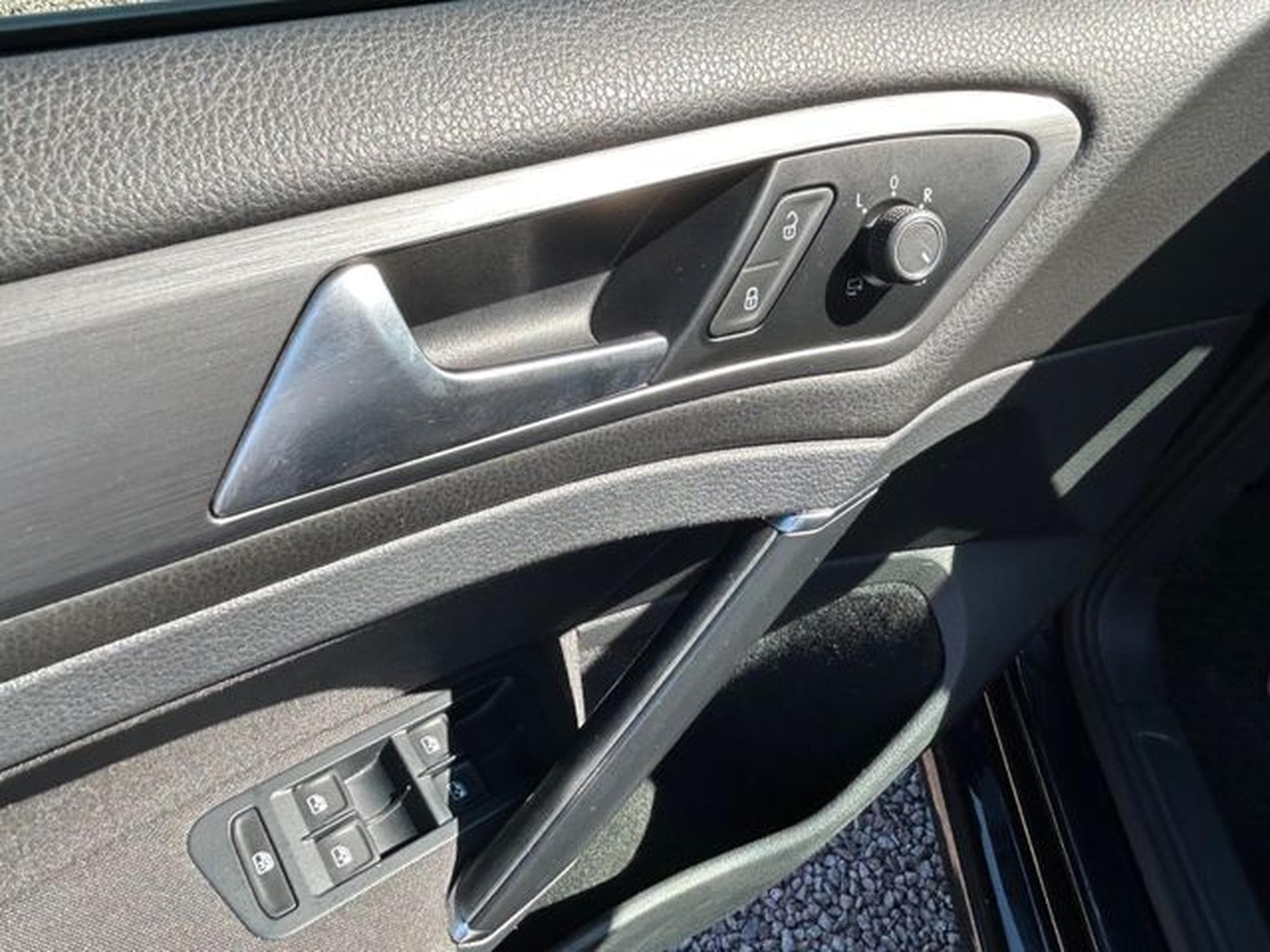 VW Golf Golf VII Lim. BlueMotion TGI *Navi*Panorama*Kam (2018) - Photo 18